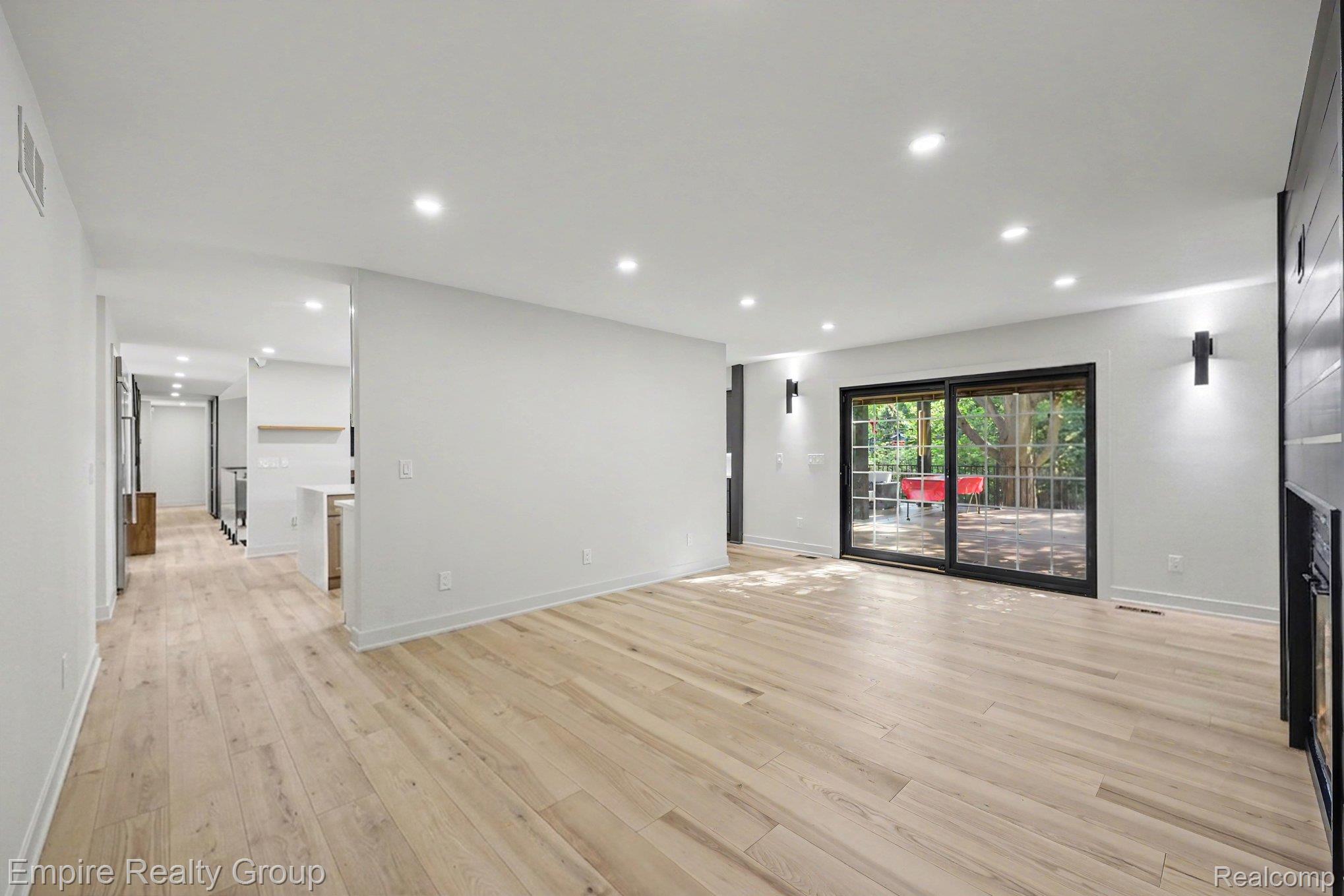 4340 Queens Way Property Photo 20
