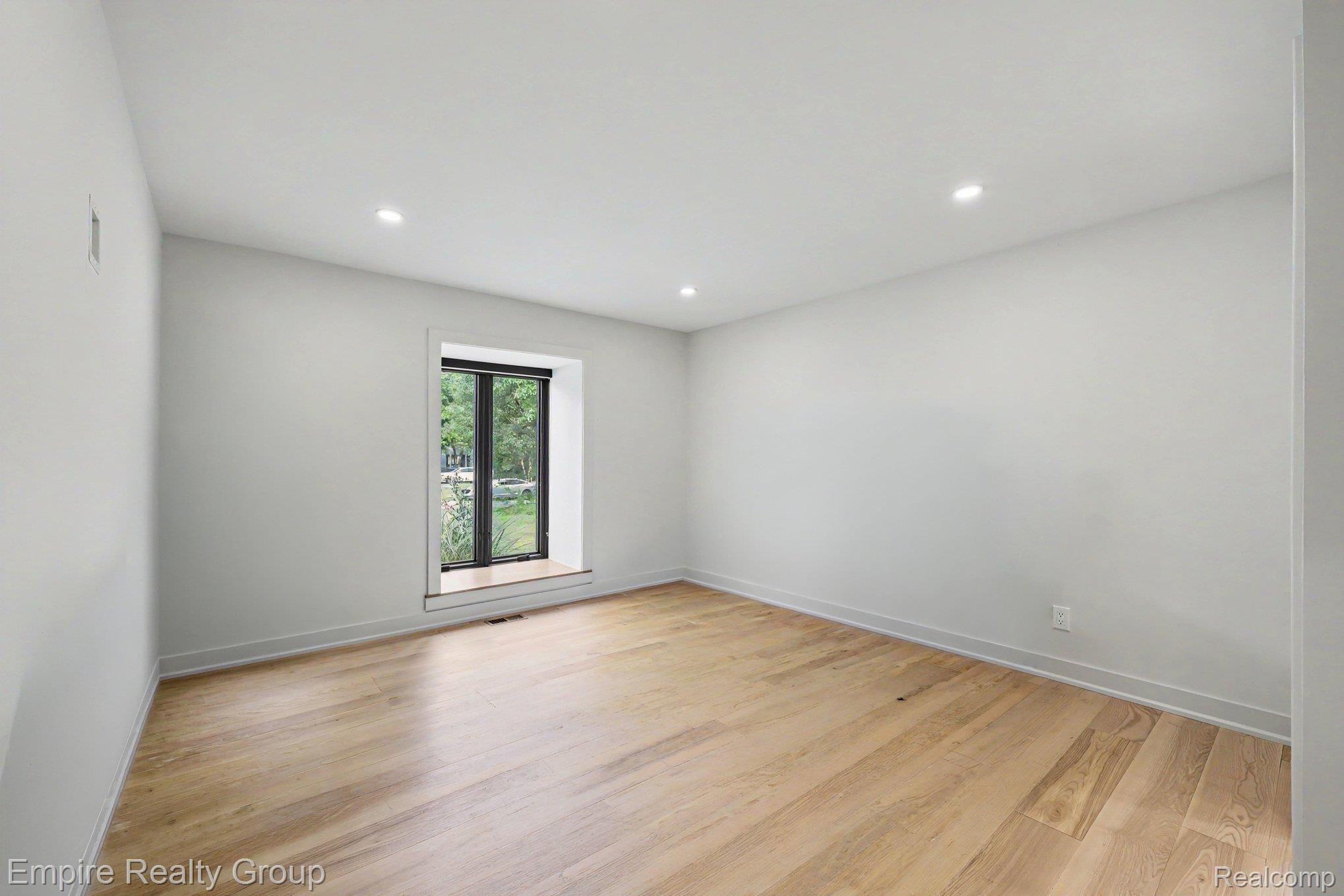 4340 Queens Way Property Photo 25