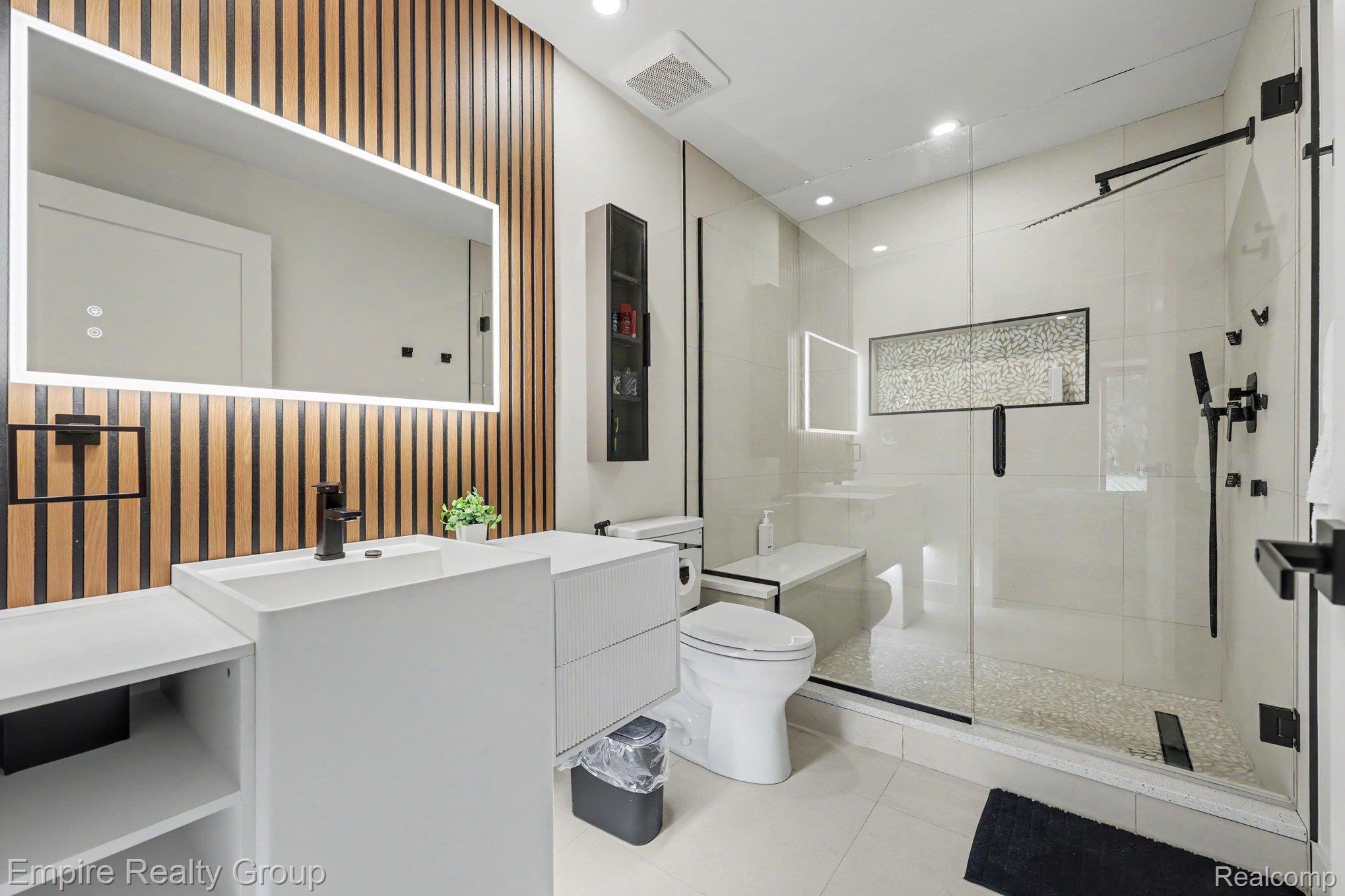 4340 Queens Way Property Photo 28
