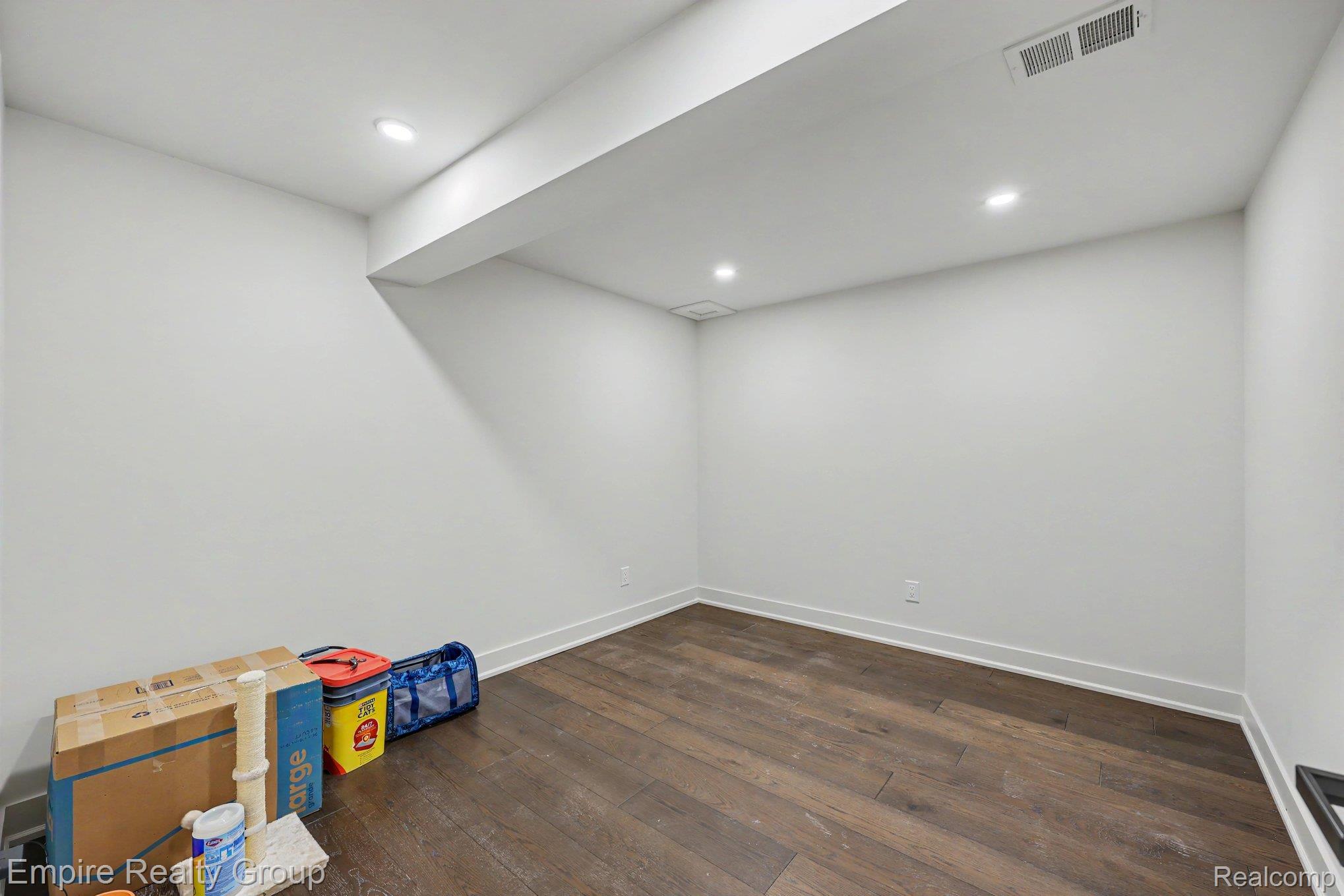 4340 Queens Way Property Photo 33
