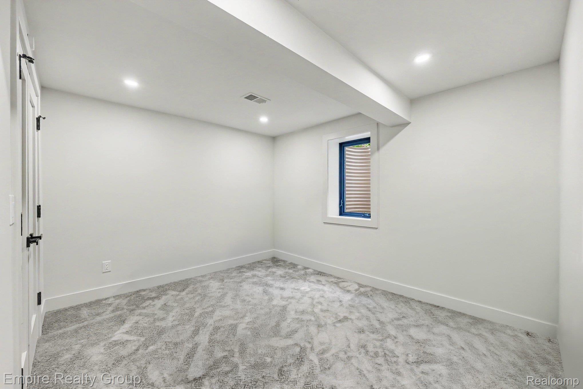 4340 Queens Way Property Photo 39