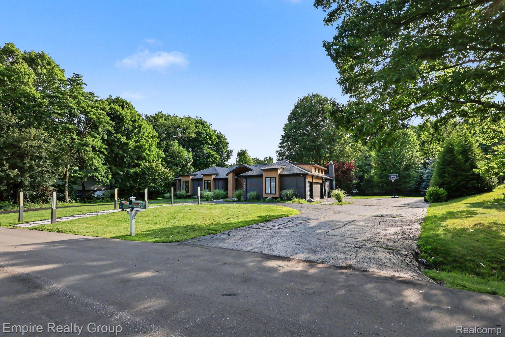 4340 Queens Way Property Photo 53