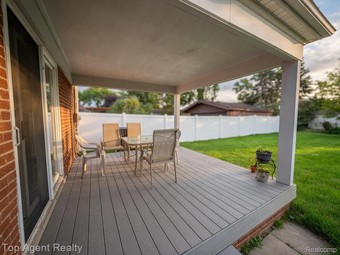 4436 Buckingham Drive Property Photo 4