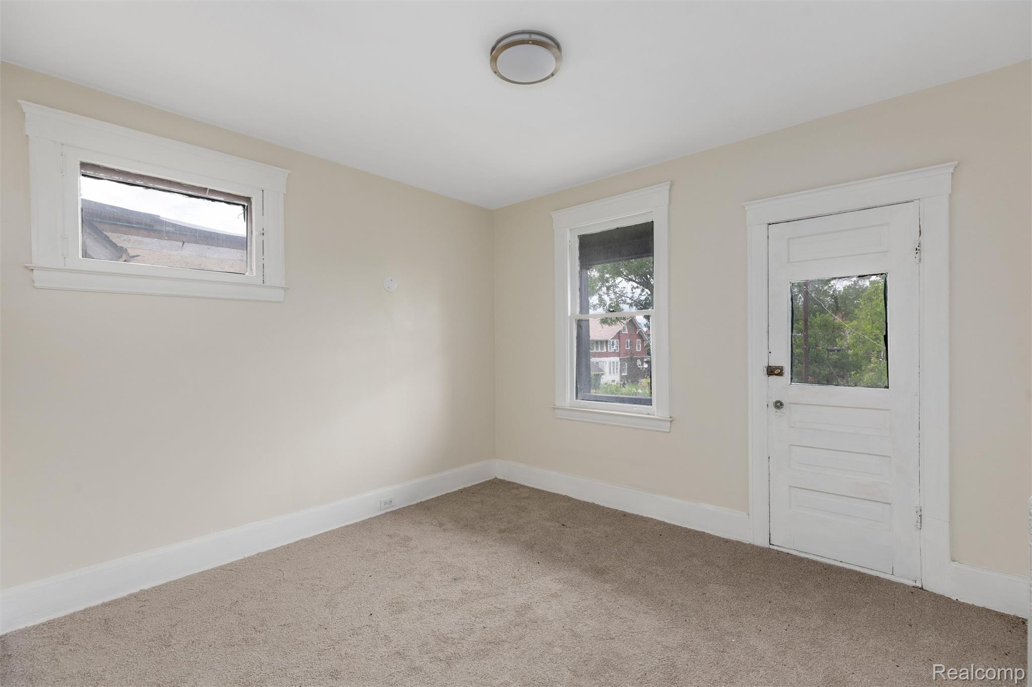 121 Colorado Street Property Photo 11