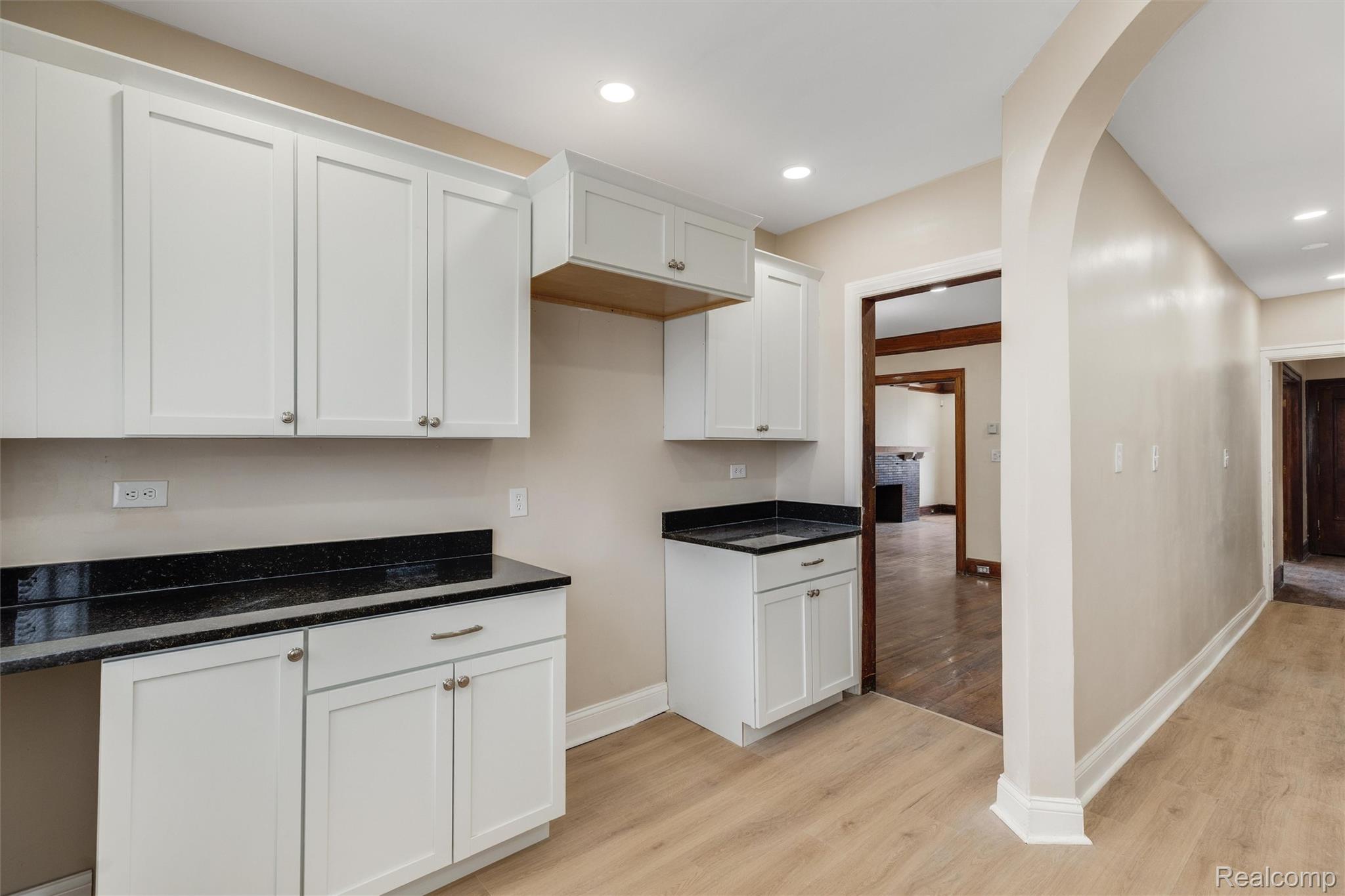 121 Colorado Street Property Photo 13