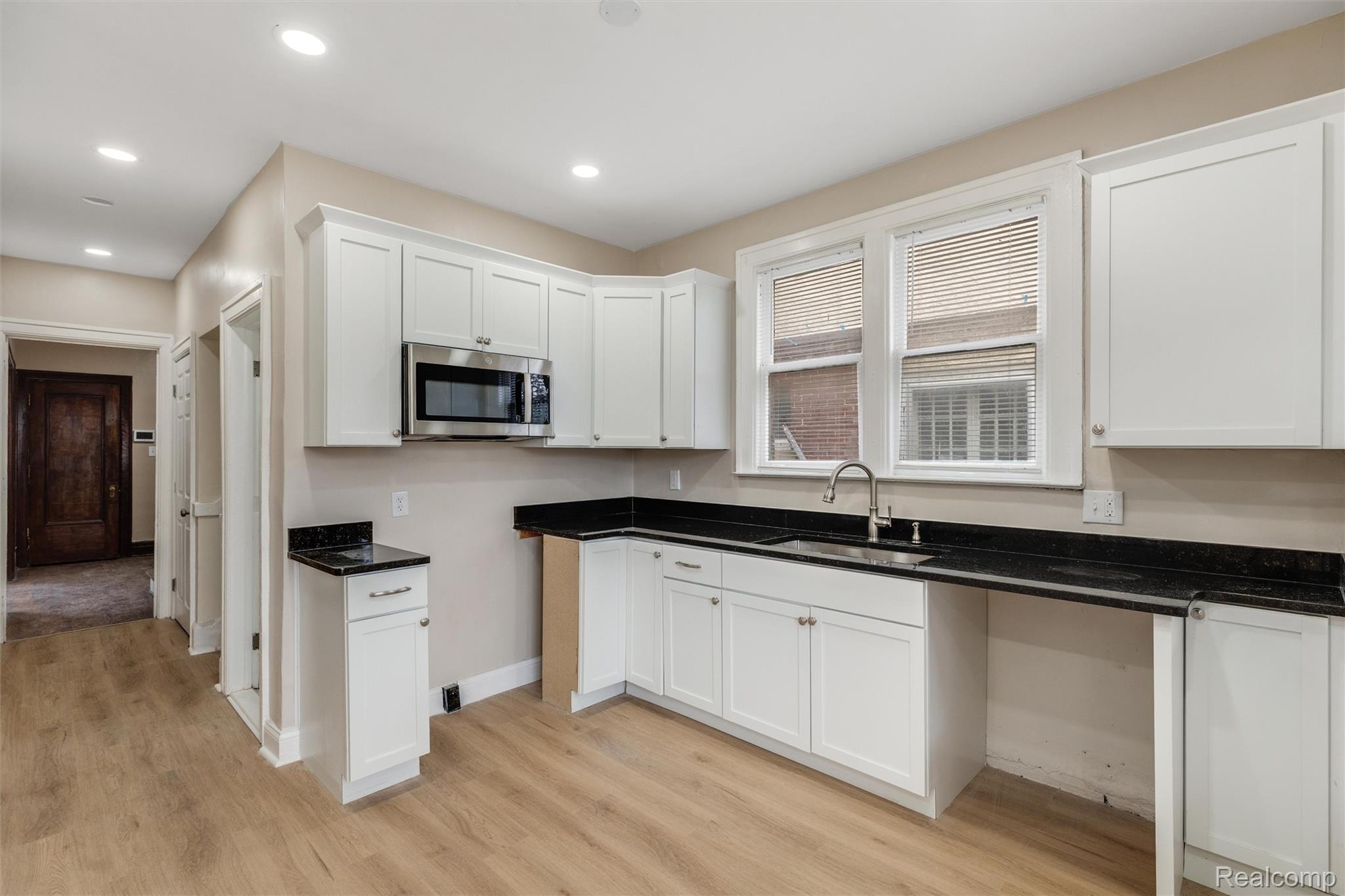 121 Colorado Street Property Photo 14