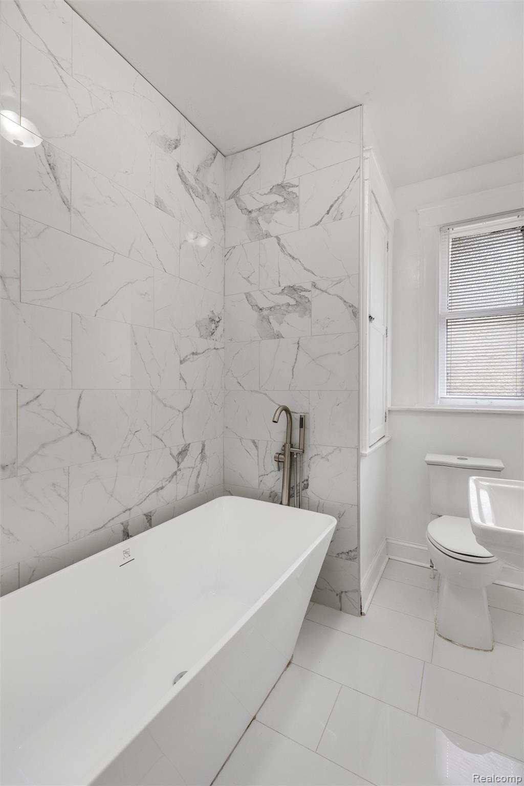 121 Colorado Street Property Photo 19