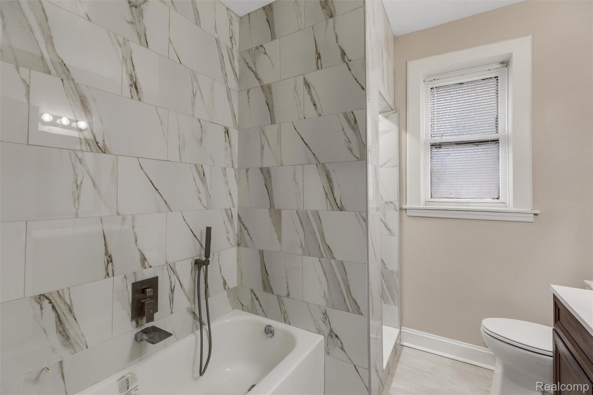 121 Colorado Street Property Photo 21