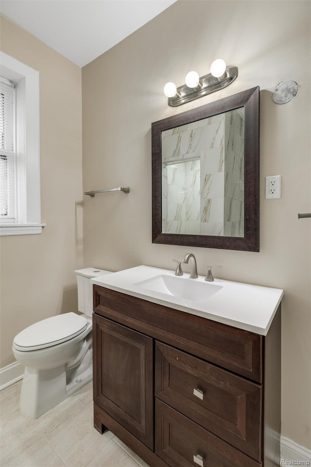 121 Colorado Street Property Photo 23