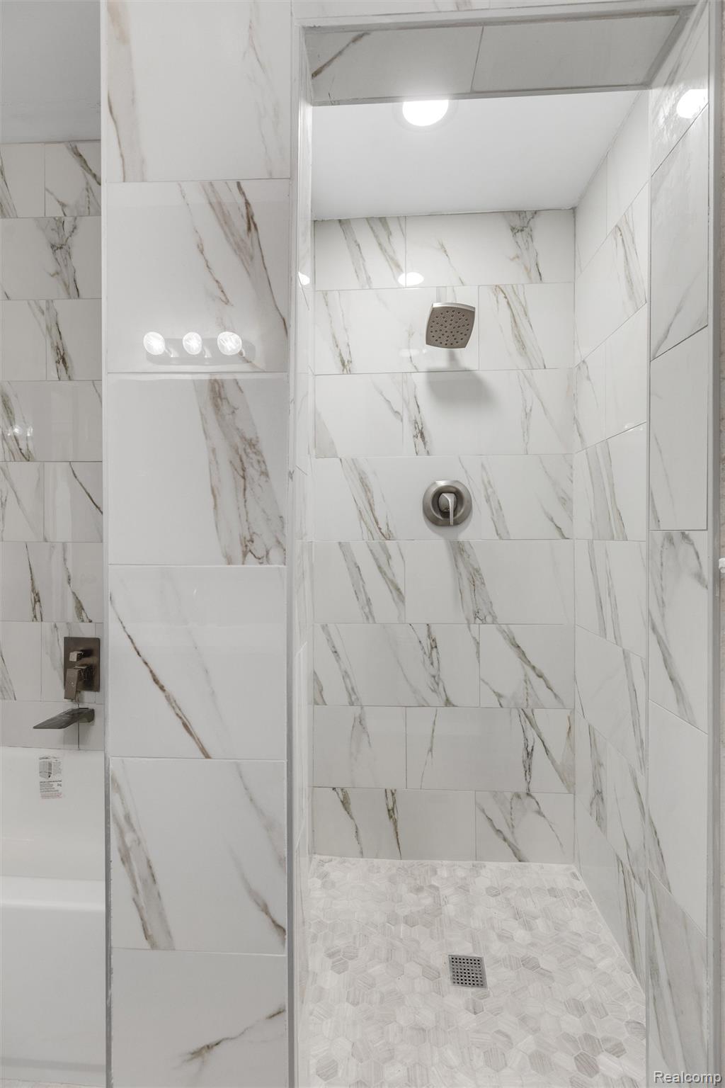 121 Colorado Street Property Photo 24