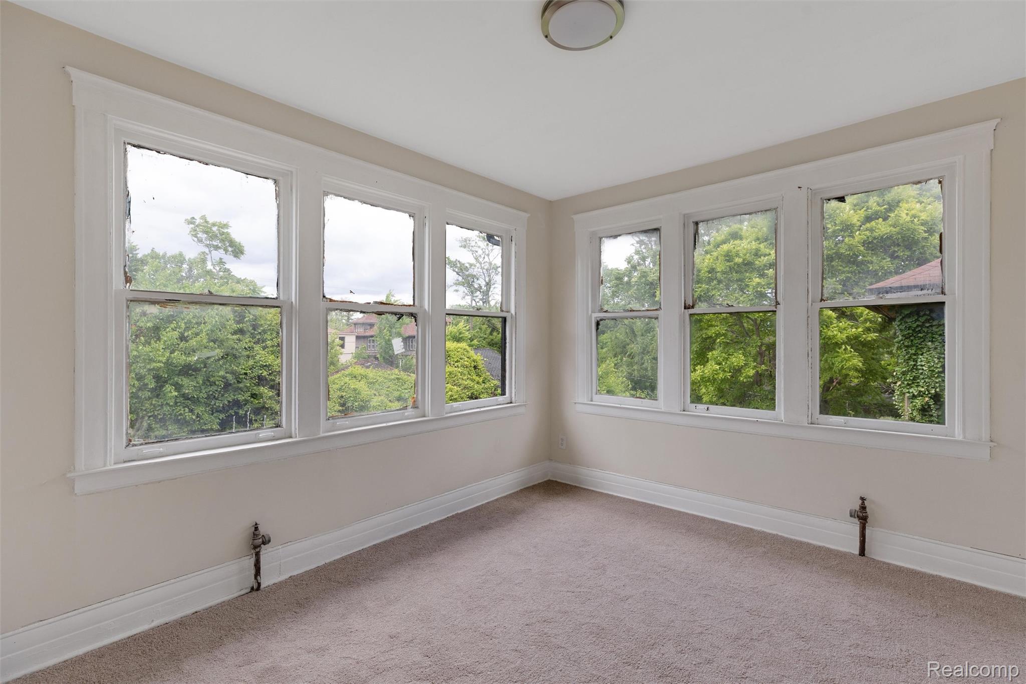 121 Colorado Street Property Photo 28