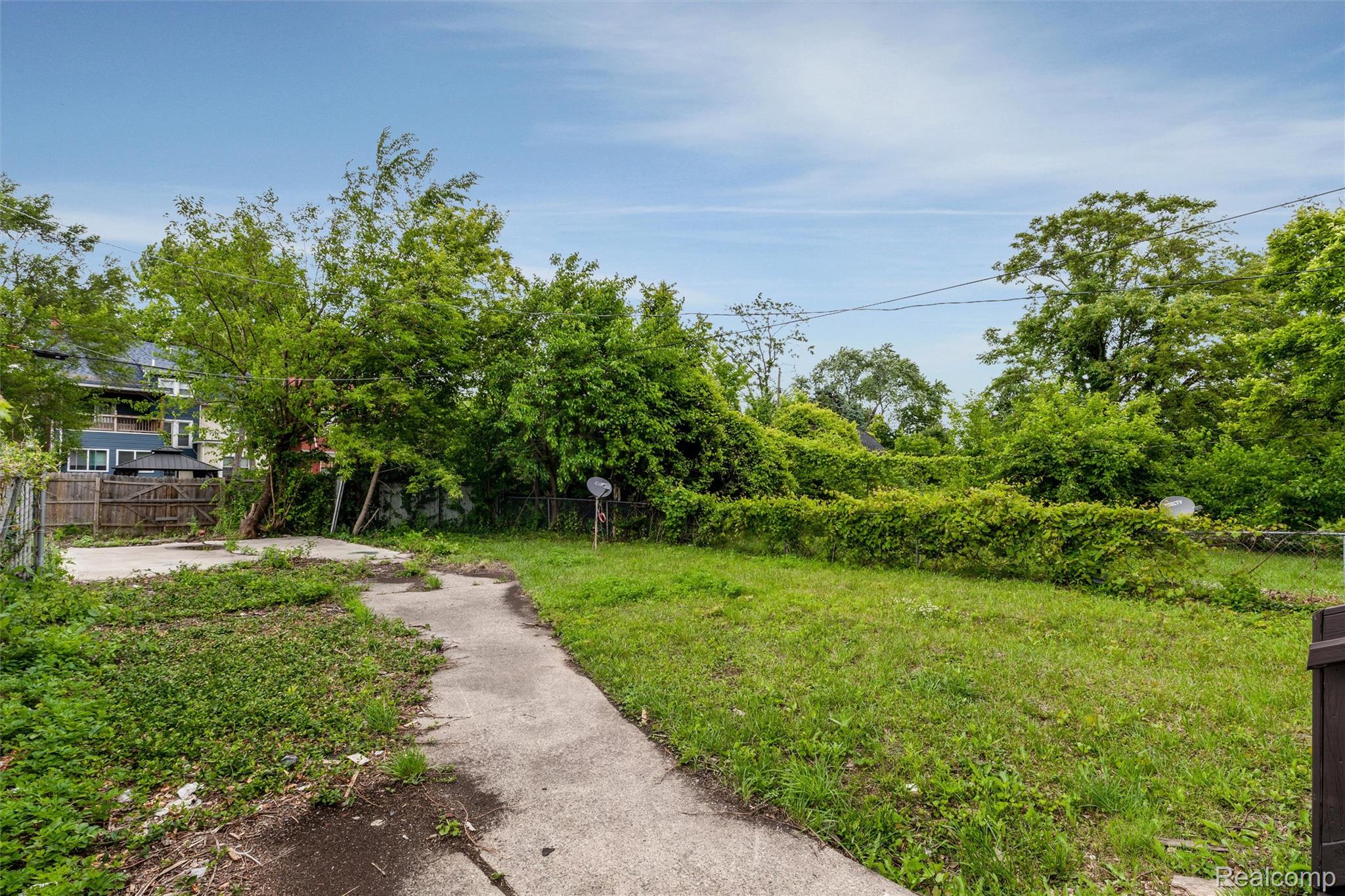 121 Colorado Street Property Photo 36
