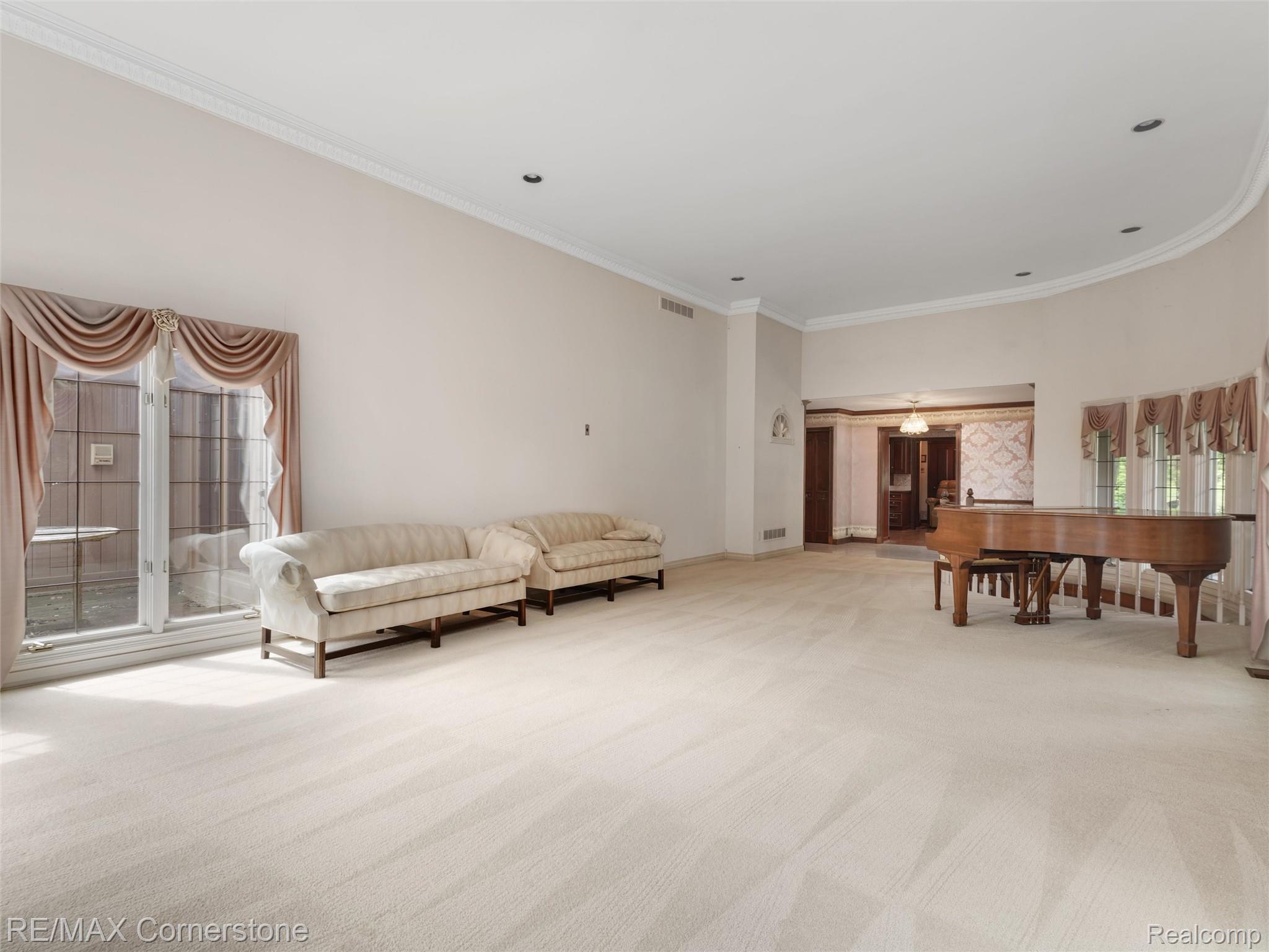 13780 Eaton Drive Property Photo 8