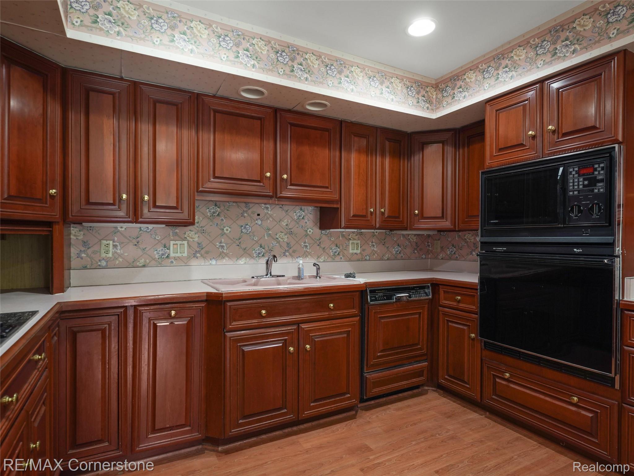 13780 Eaton Drive Property Photo 24