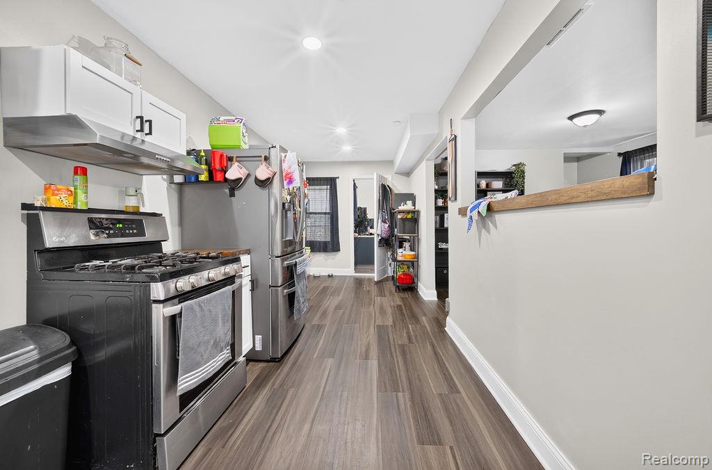 7715 Beech Daly Road Property Photo 11