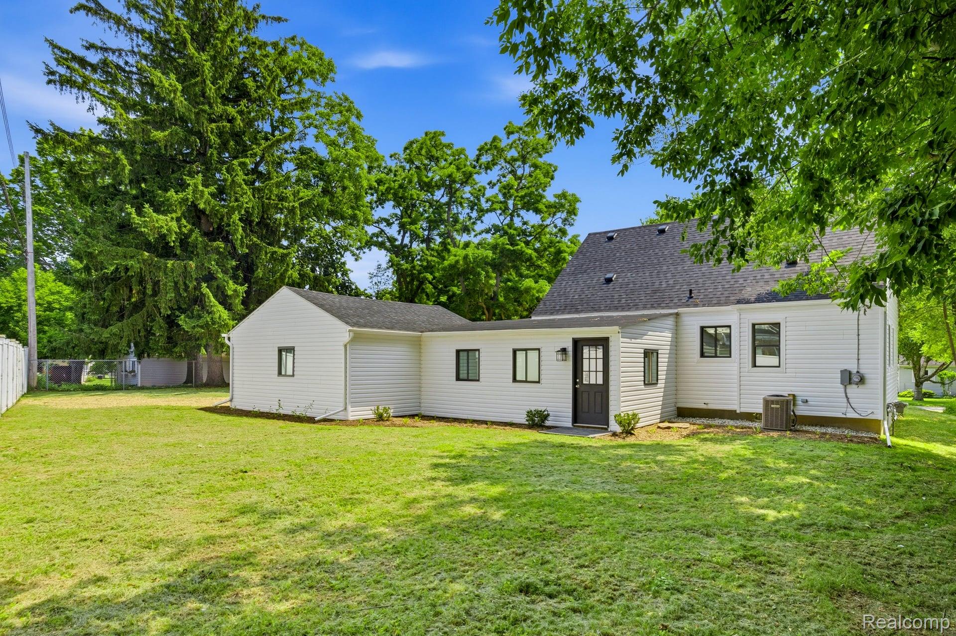 4166 Grayton Drive Property Photo 6