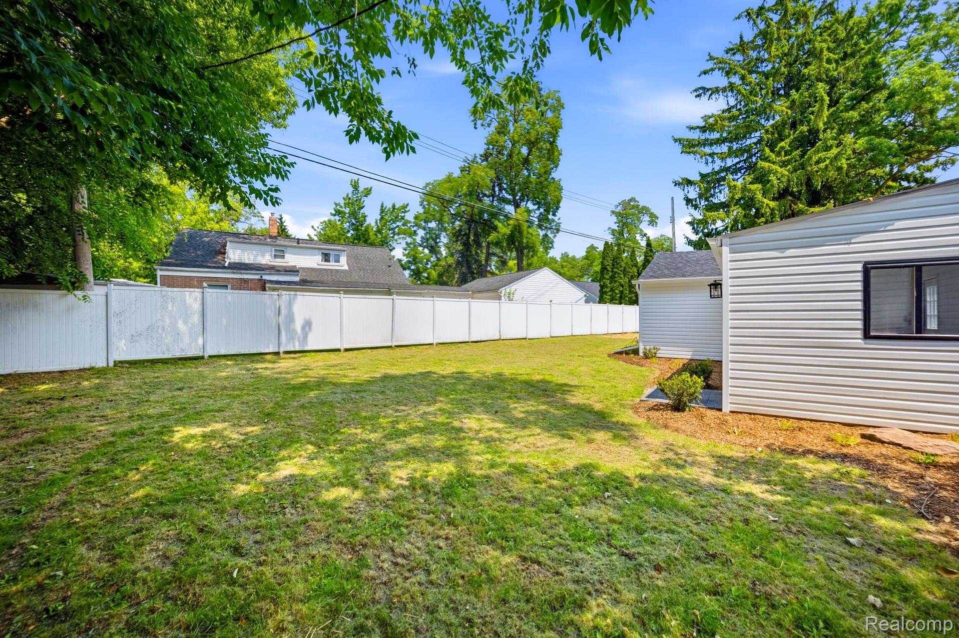 4166 Grayton Drive Property Photo 7