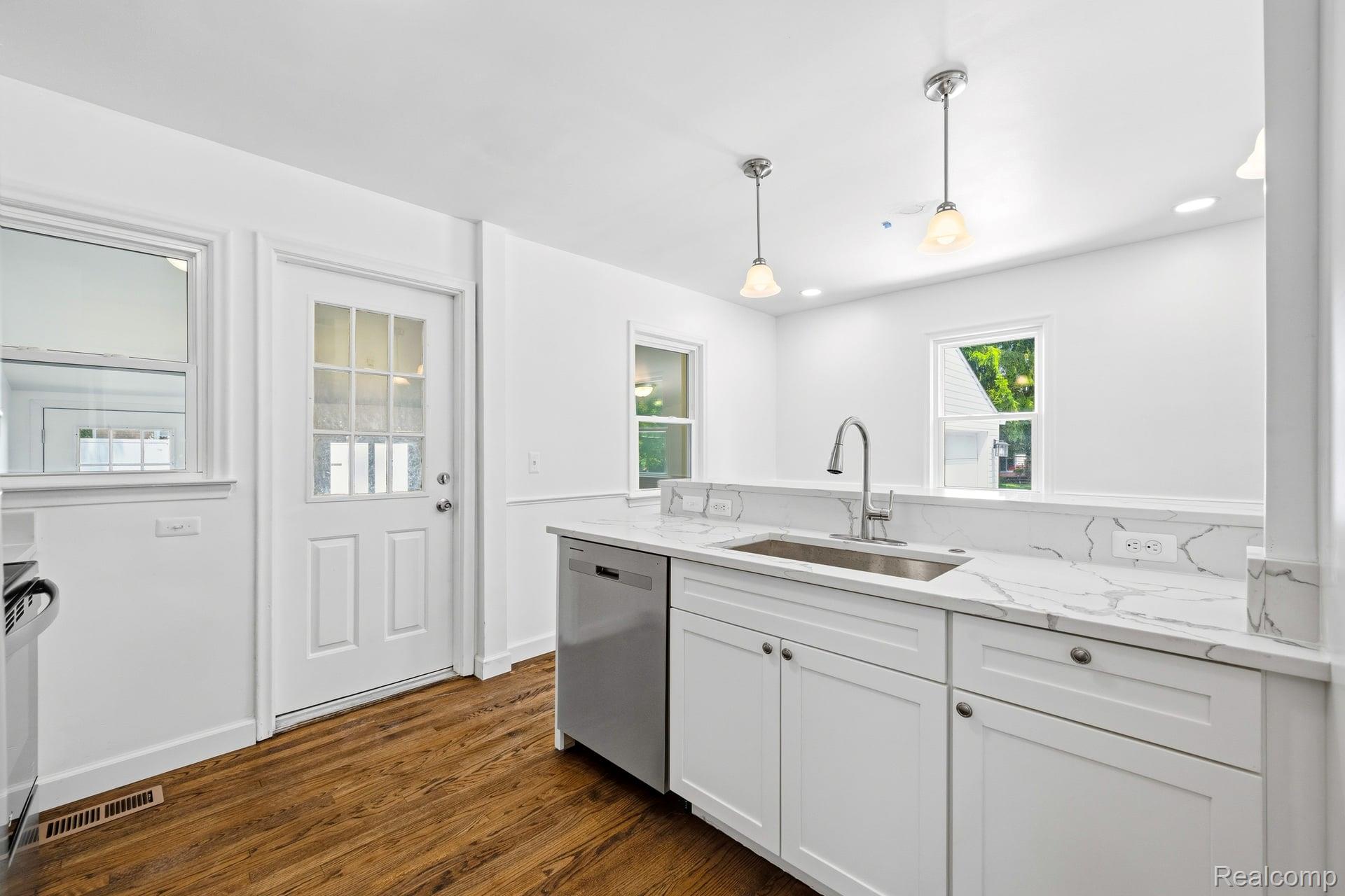 4166 Grayton Drive Property Photo 19