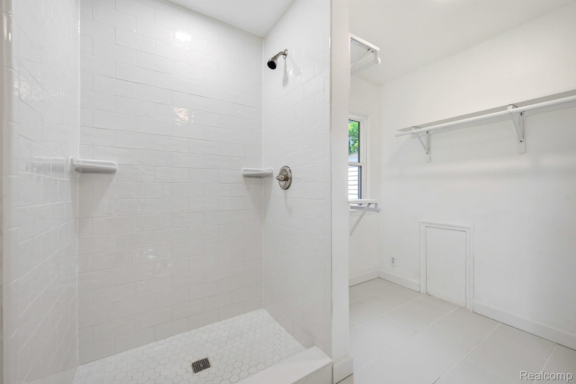 4166 Grayton Drive Property Photo 28