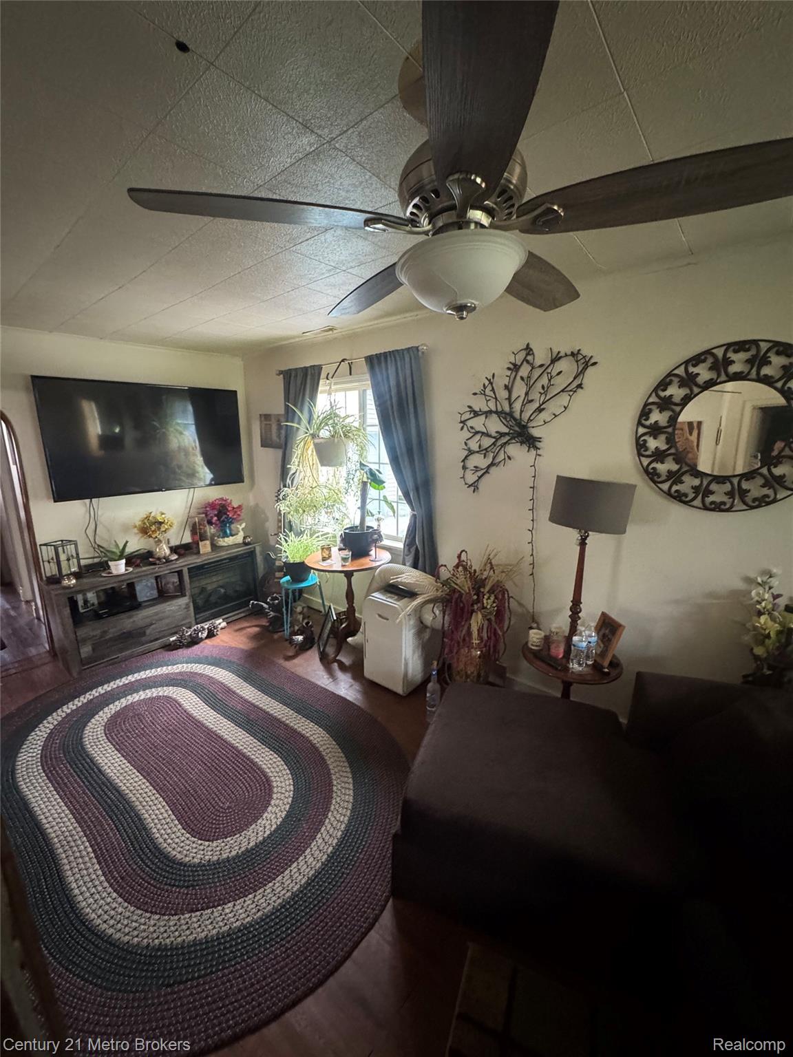 1128 W Parkwood Avenue Property Photo 5