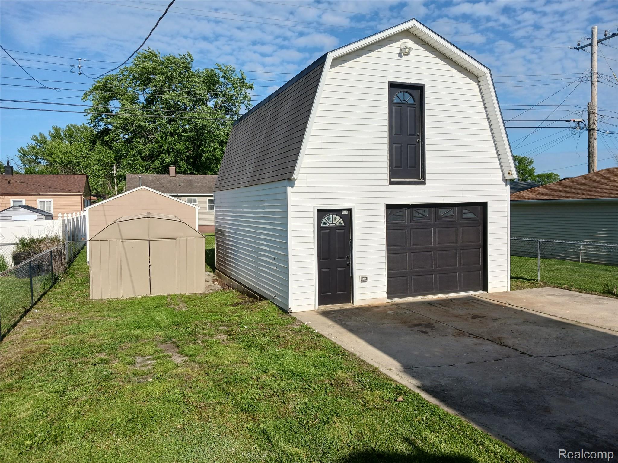 5157 Niagara Street Property Photo 4