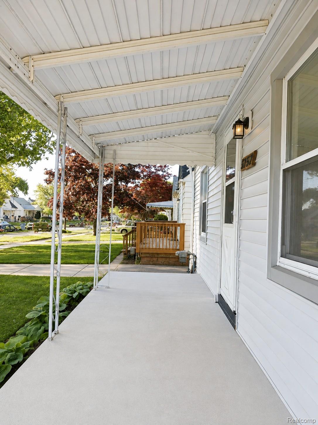 5157 Niagara Street Property Photo 5