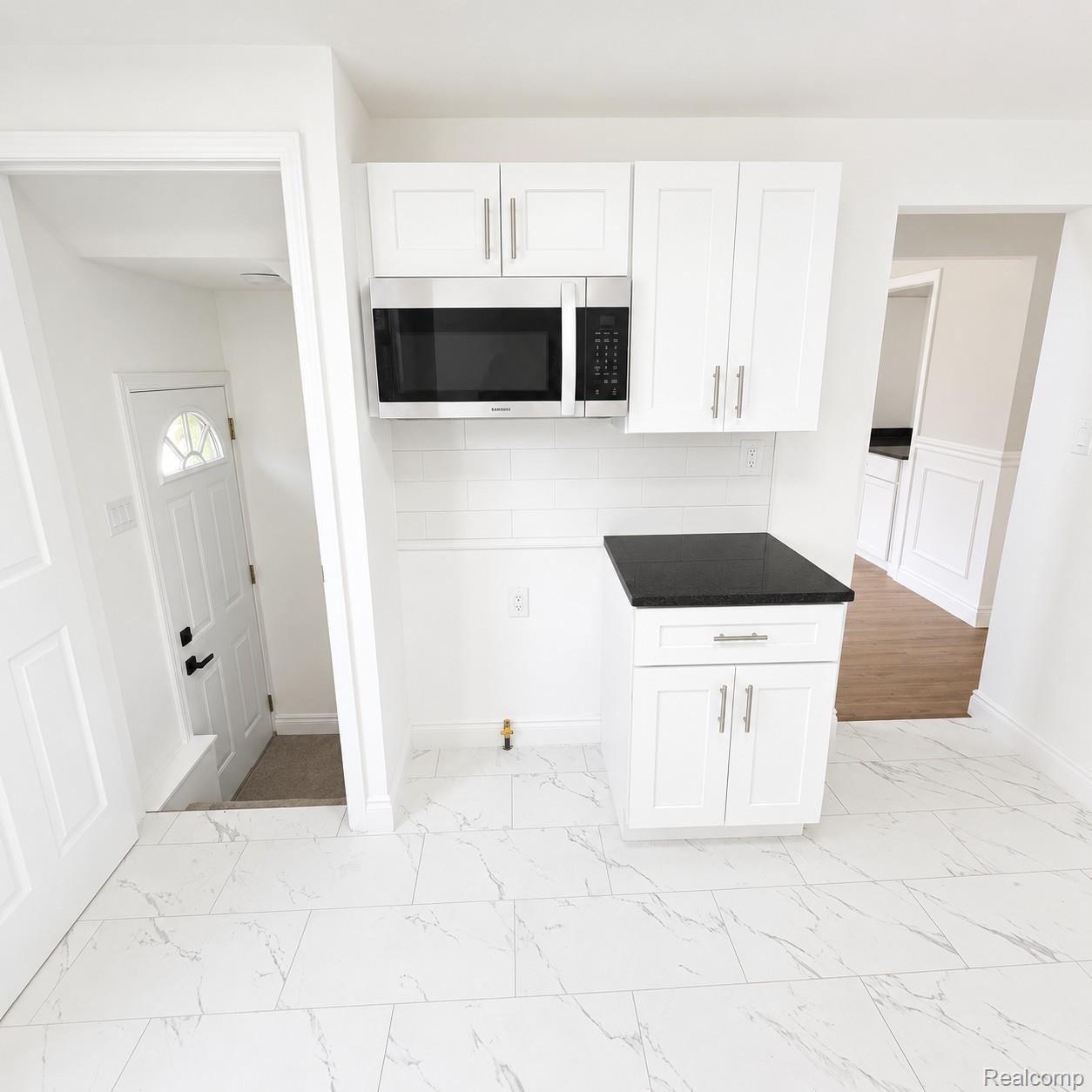 5157 Niagara Street Property Photo 8