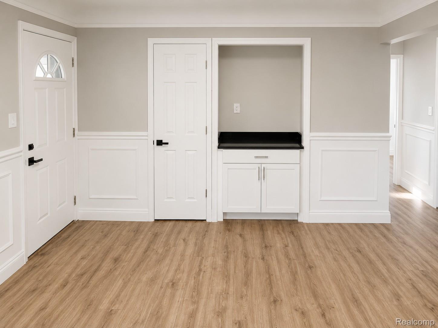 5157 Niagara Street Property Photo 12