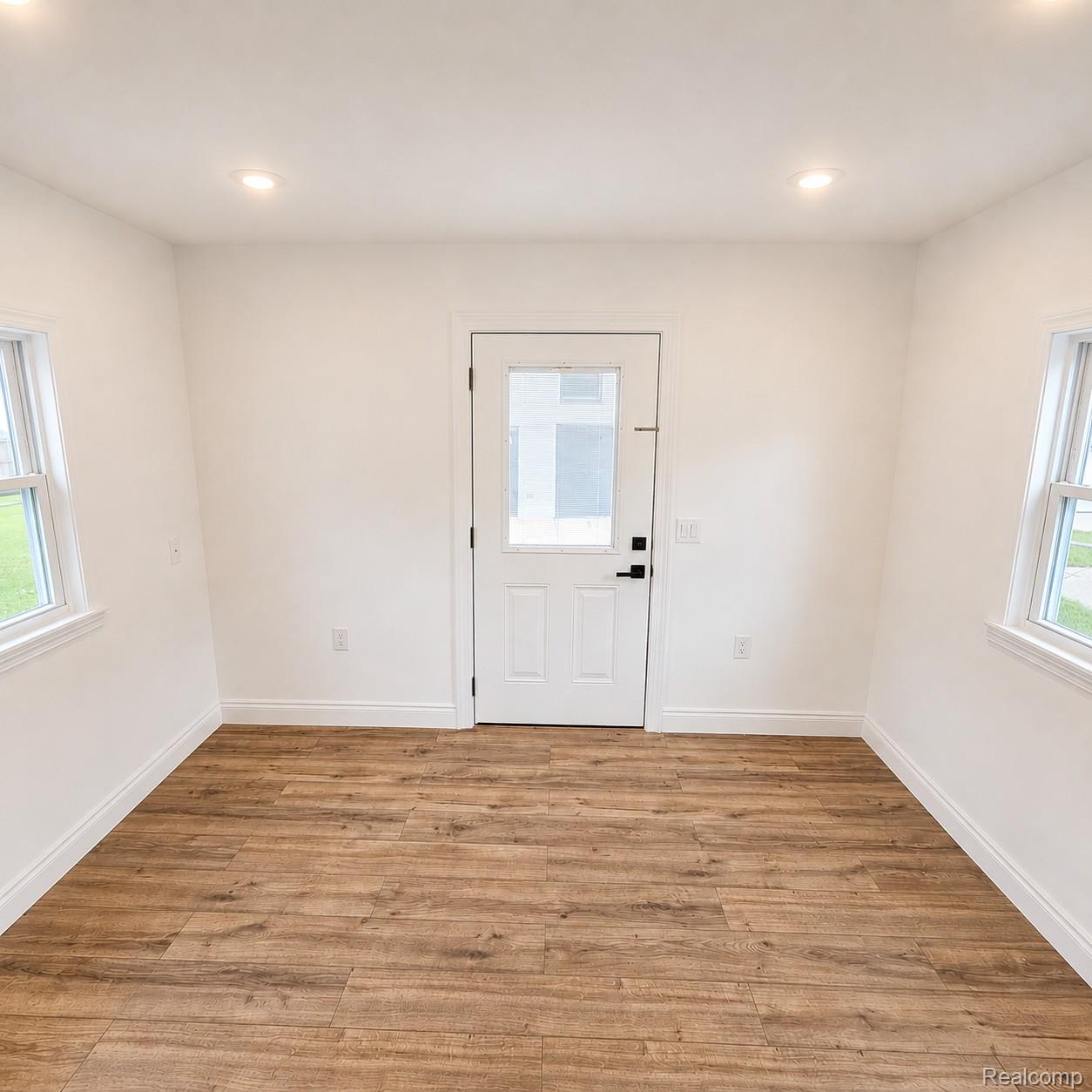5157 Niagara Street Property Photo 14