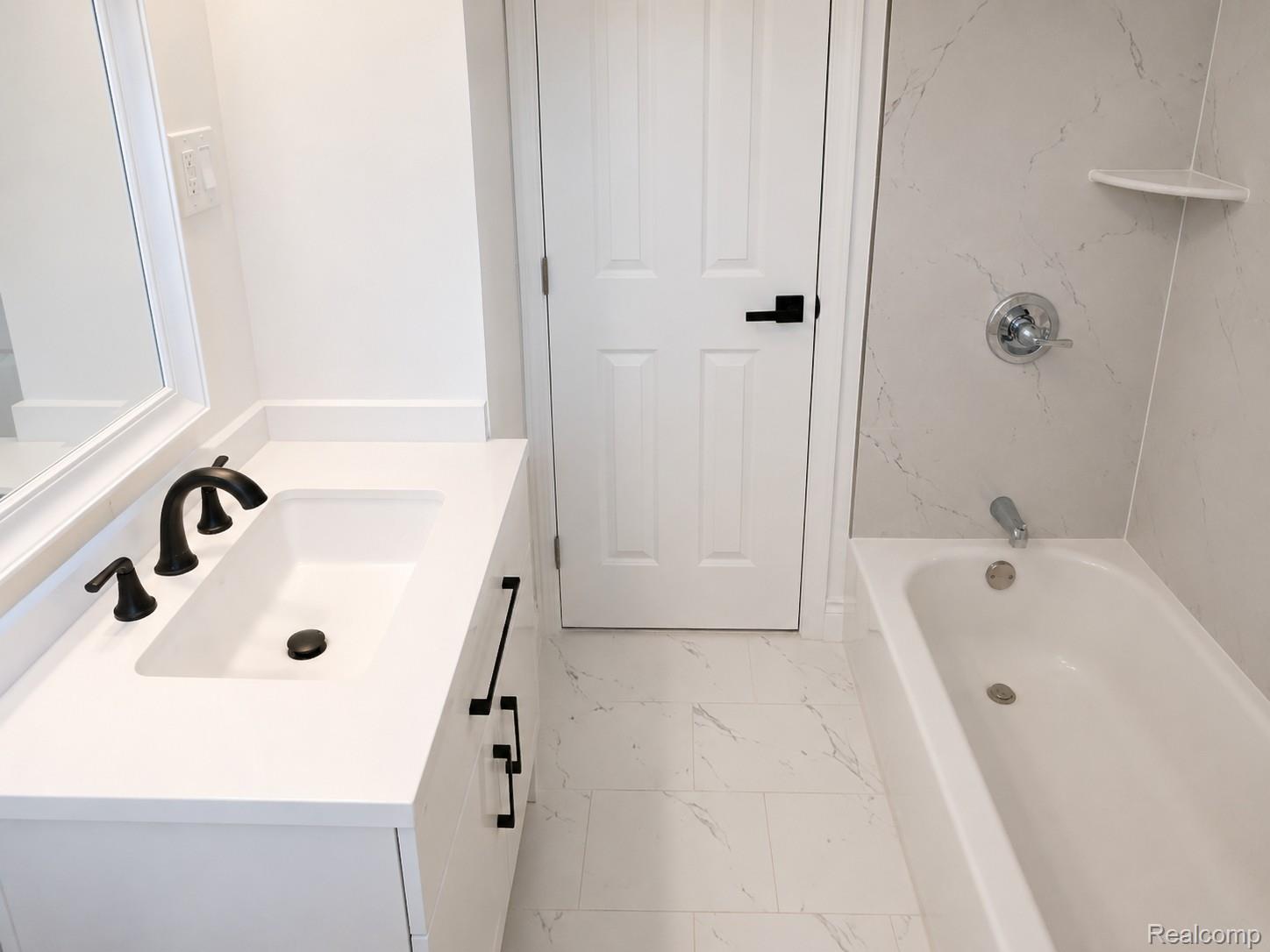 5157 Niagara Street Property Photo 18