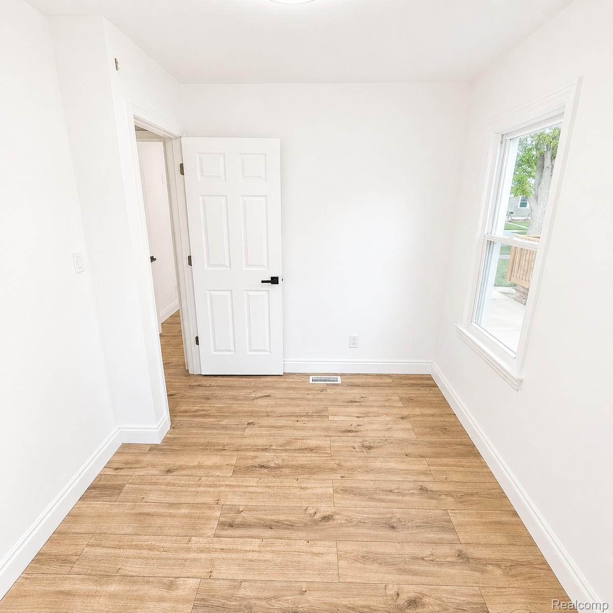 5157 Niagara Street Property Photo 20