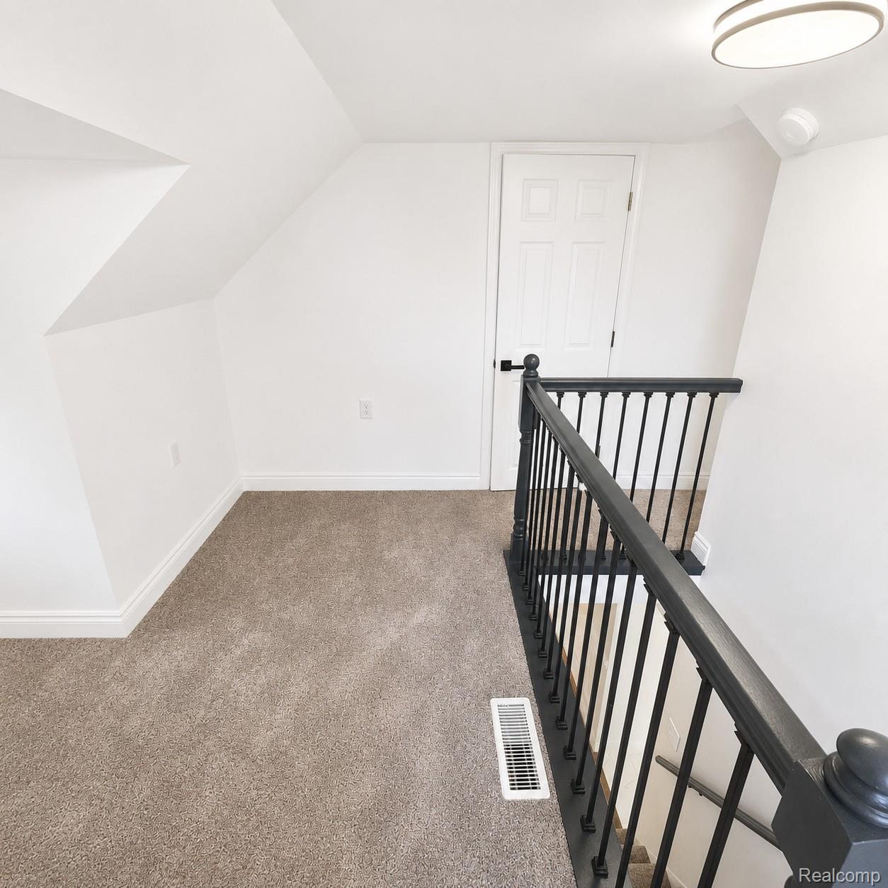 5157 Niagara Street Property Photo 22