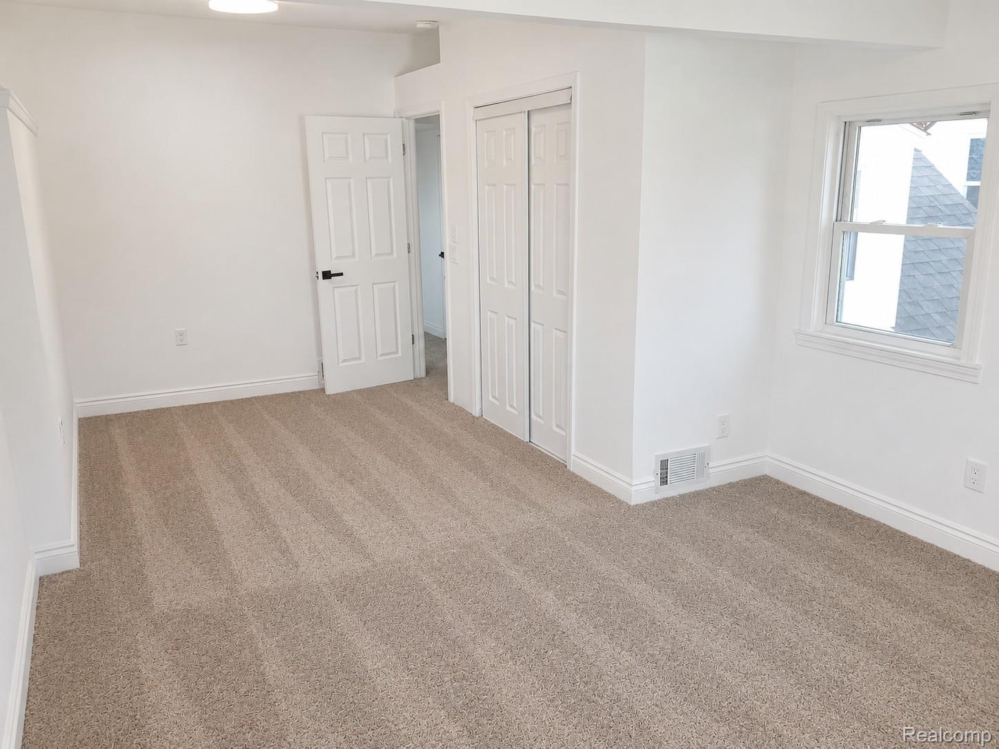 5157 Niagara Street Property Photo 24