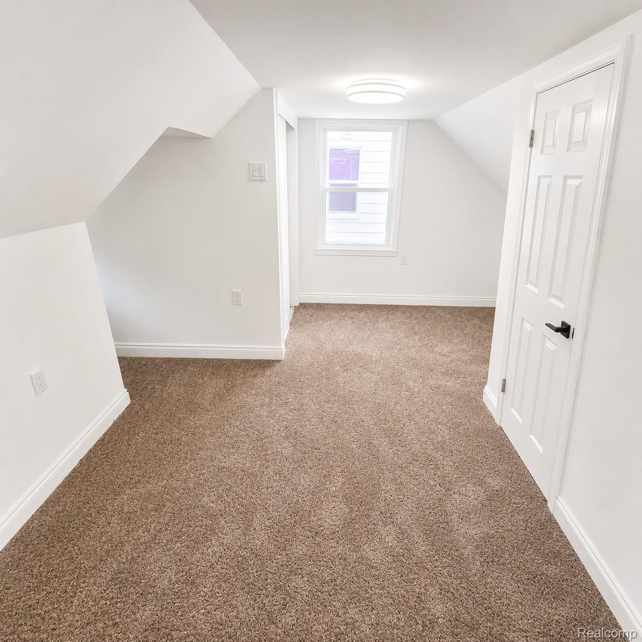 5157 Niagara Street Property Photo 25