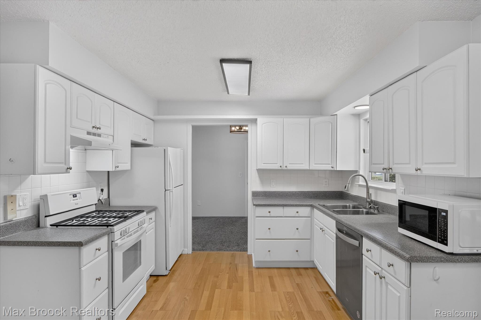 2120 Daintree Avenue Property Photo 10