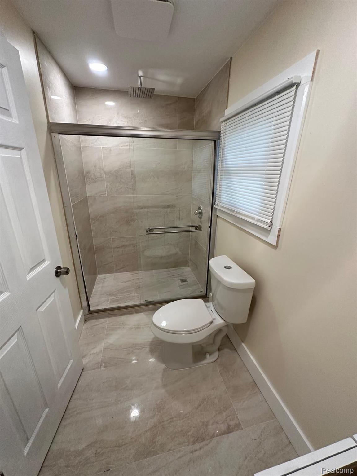 71 Biltmore Drive Property Photo 8