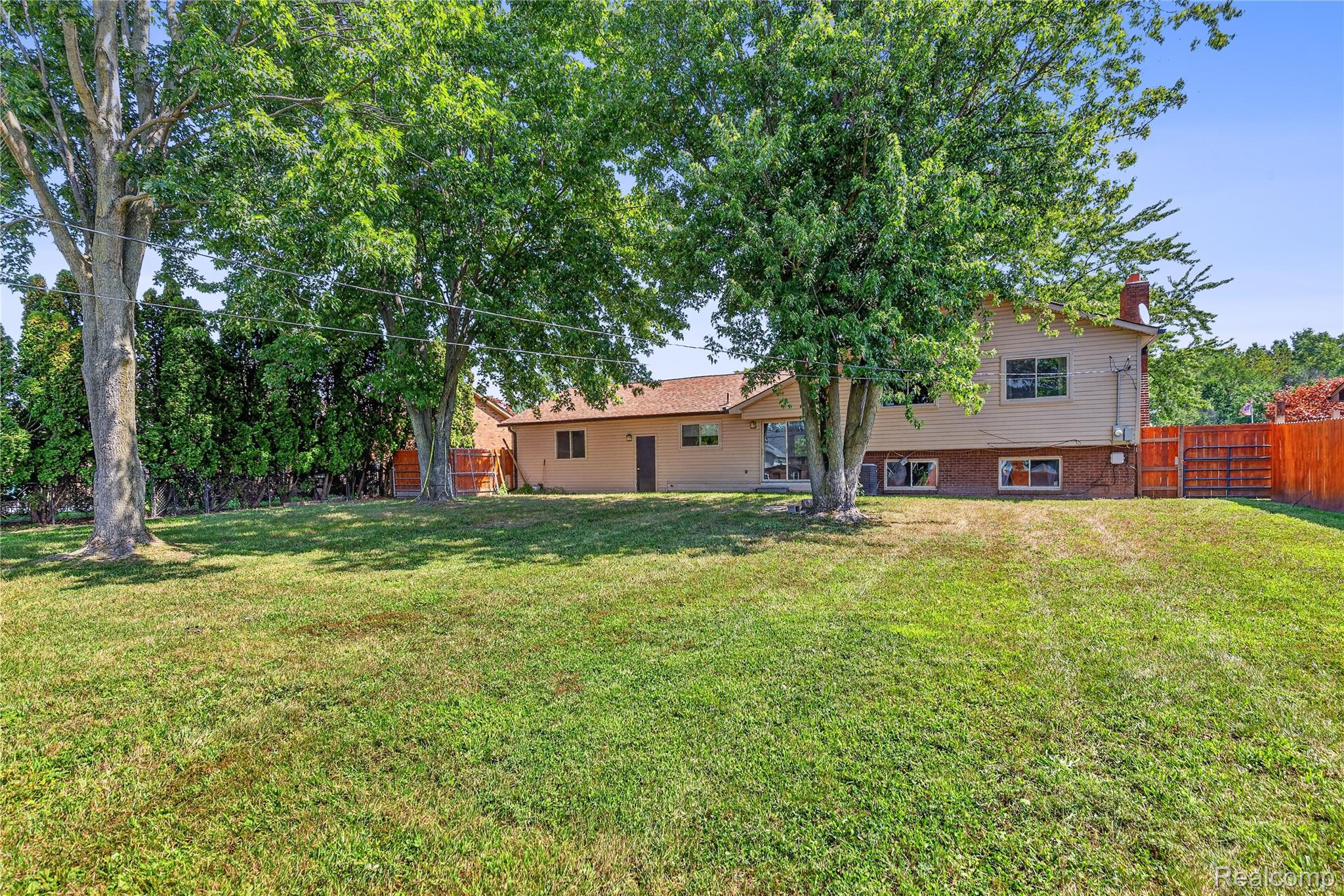 46365 Community Center Drive Property Photo 6