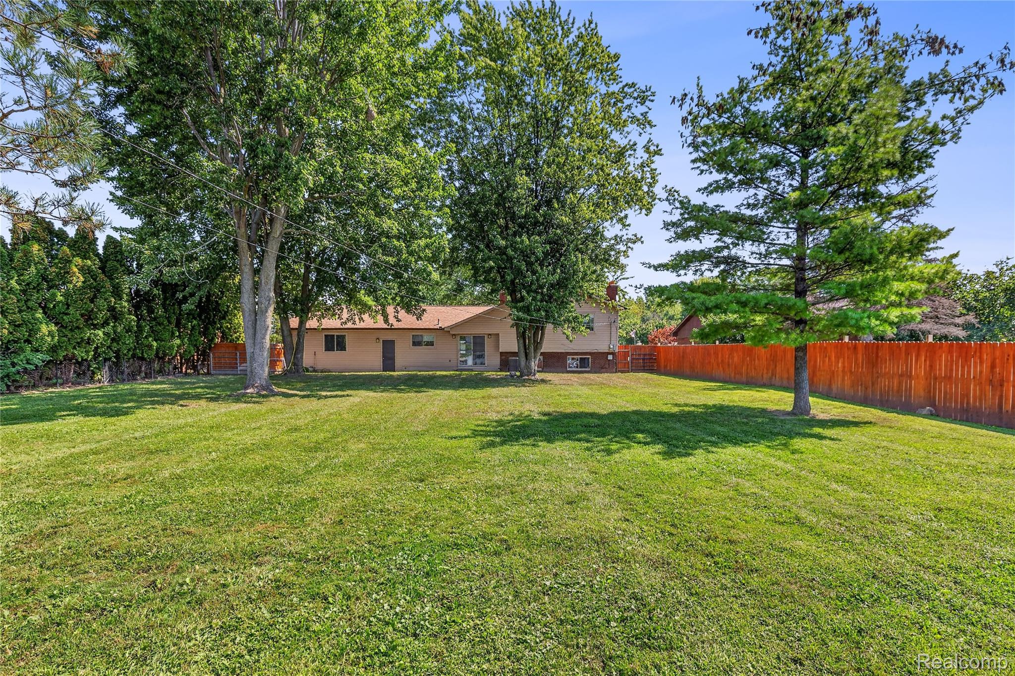 46365 Community Center Drive Property Photo 8
