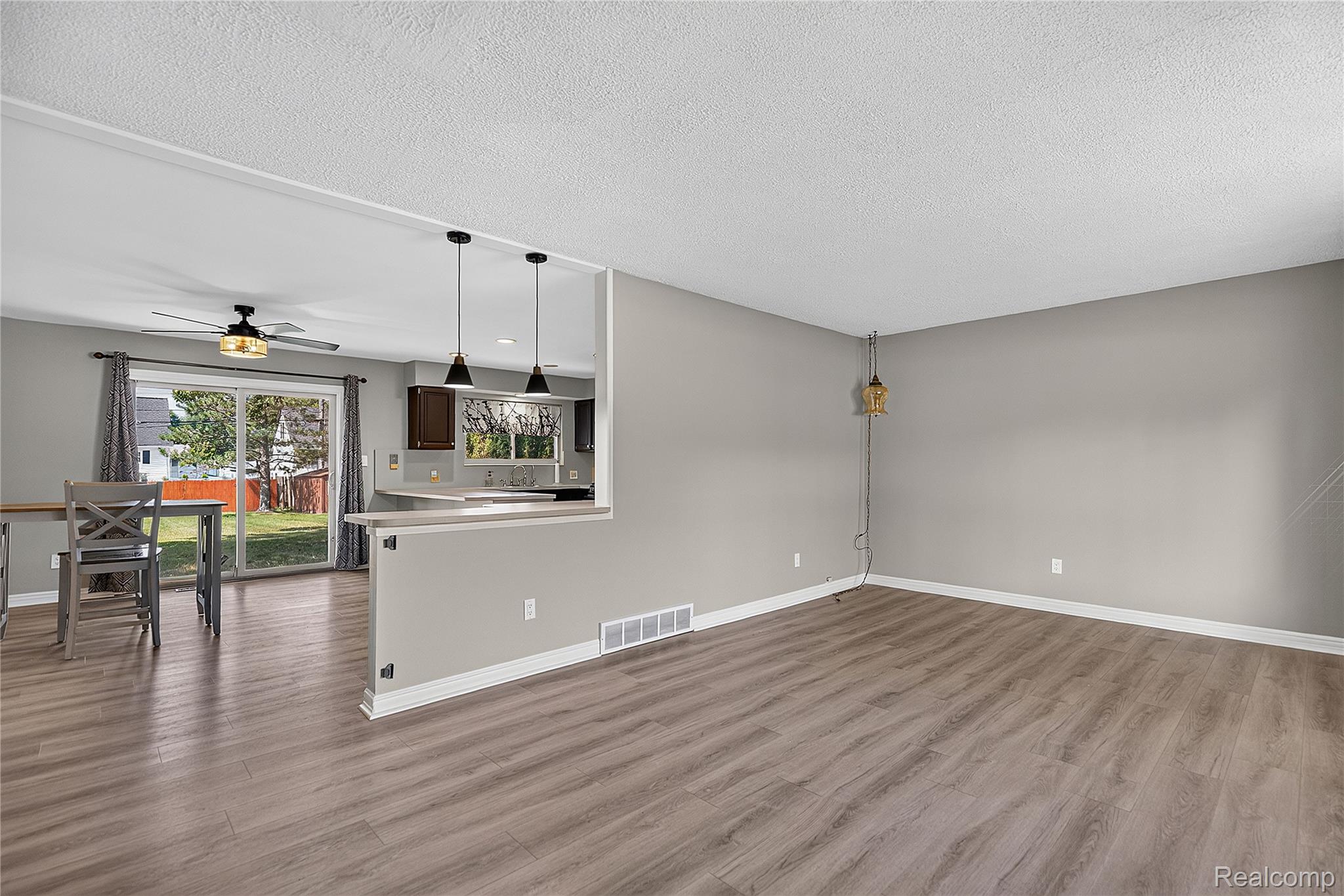 46365 Community Center Drive Property Photo 12