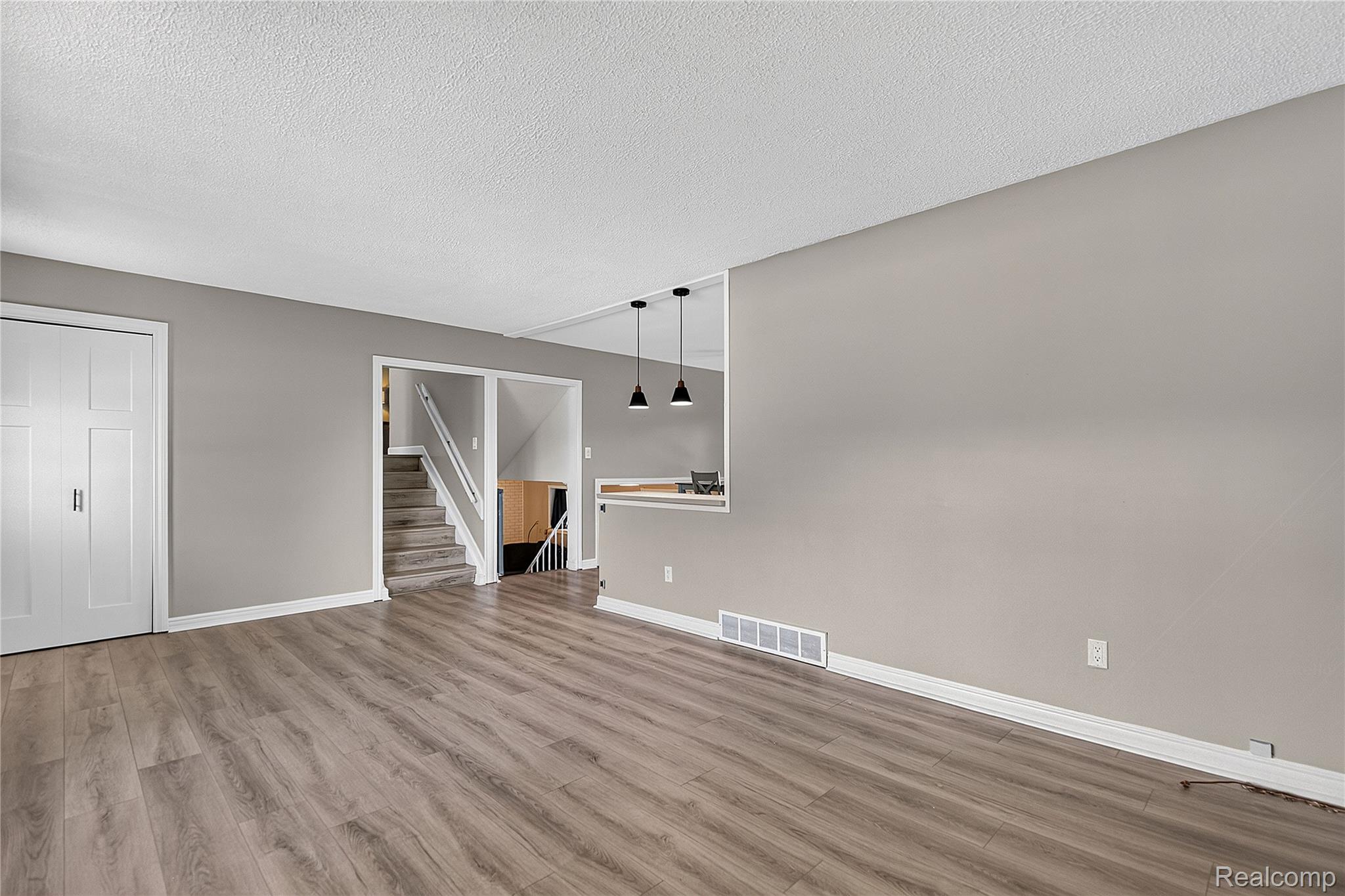 46365 Community Center Drive Property Photo 14