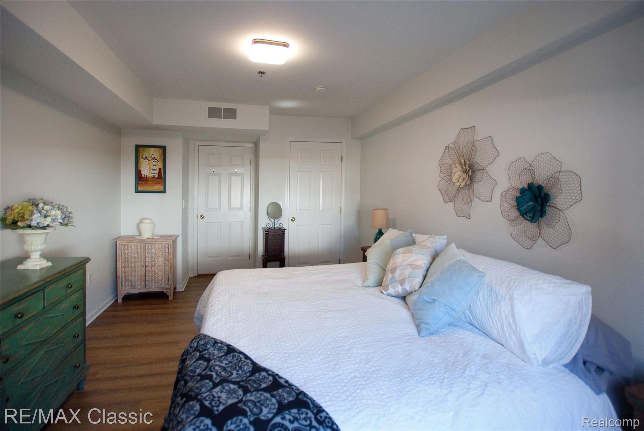 1155 S Lake Drive 57 Property Photo 10
