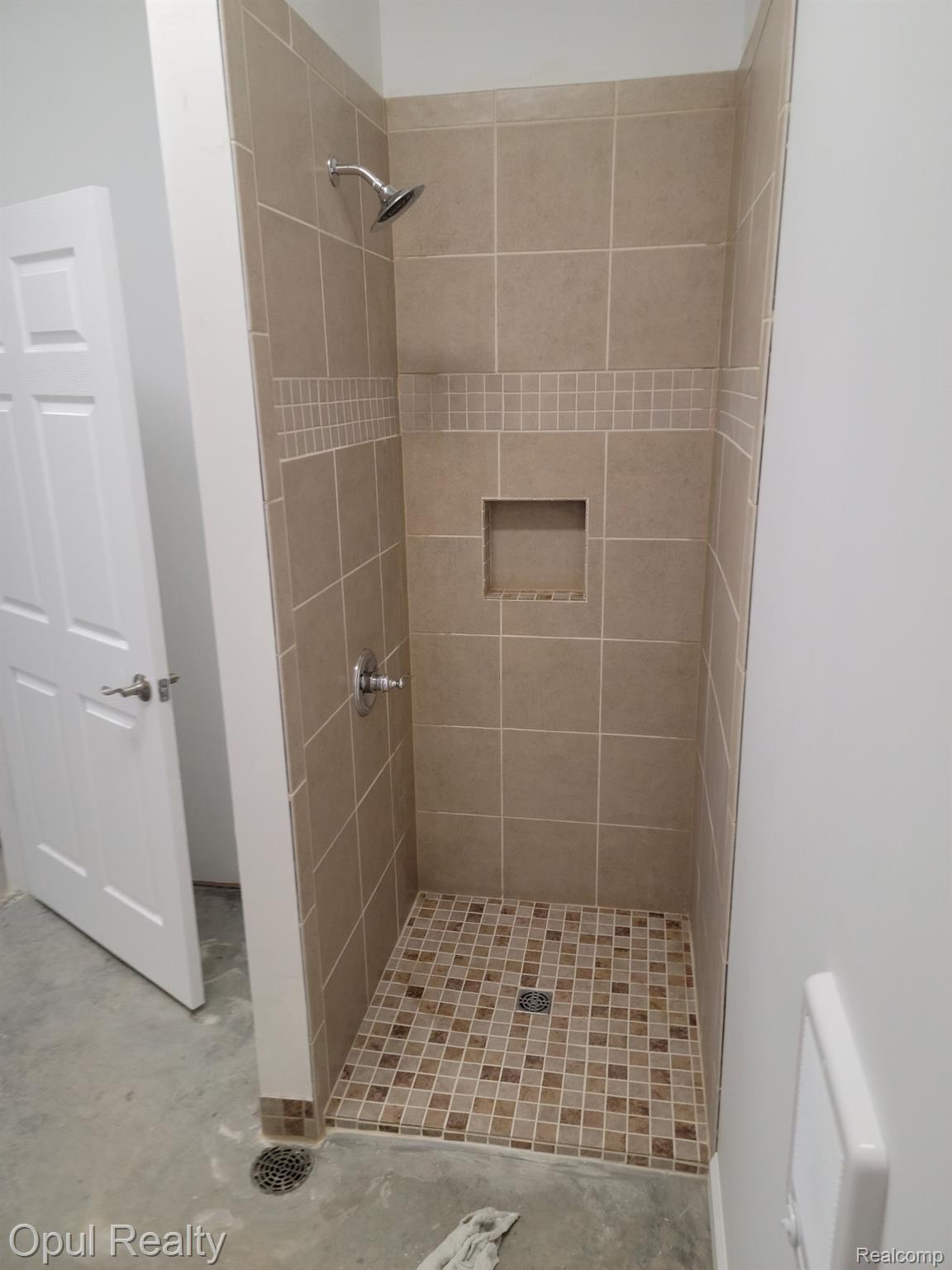7503 Reading Road Property Photo 14