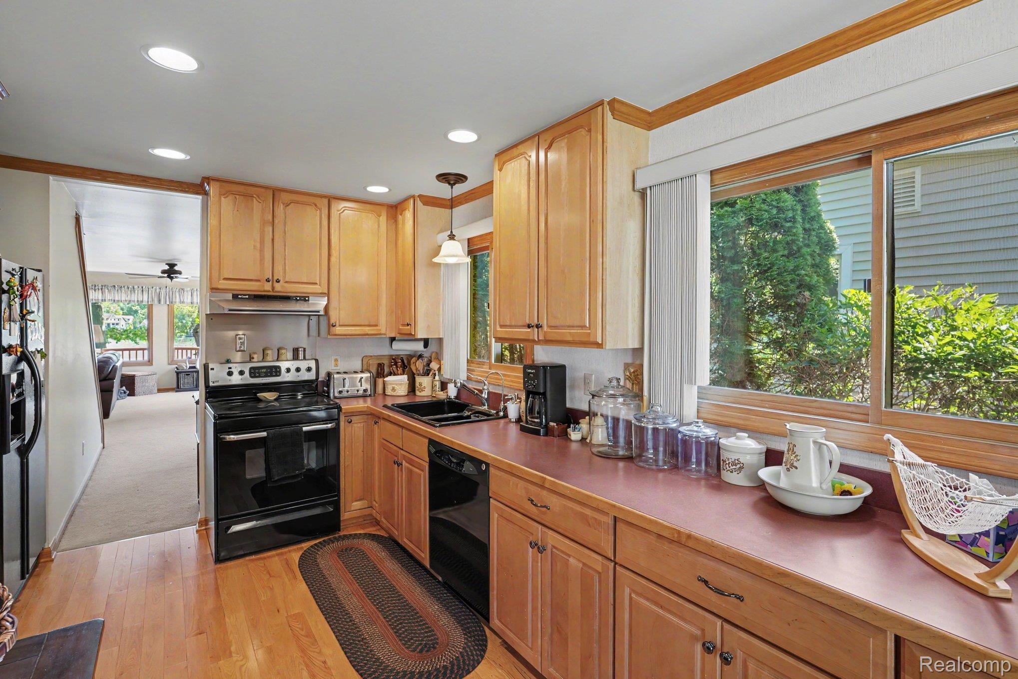 1792 Lockwood Property Photo 8