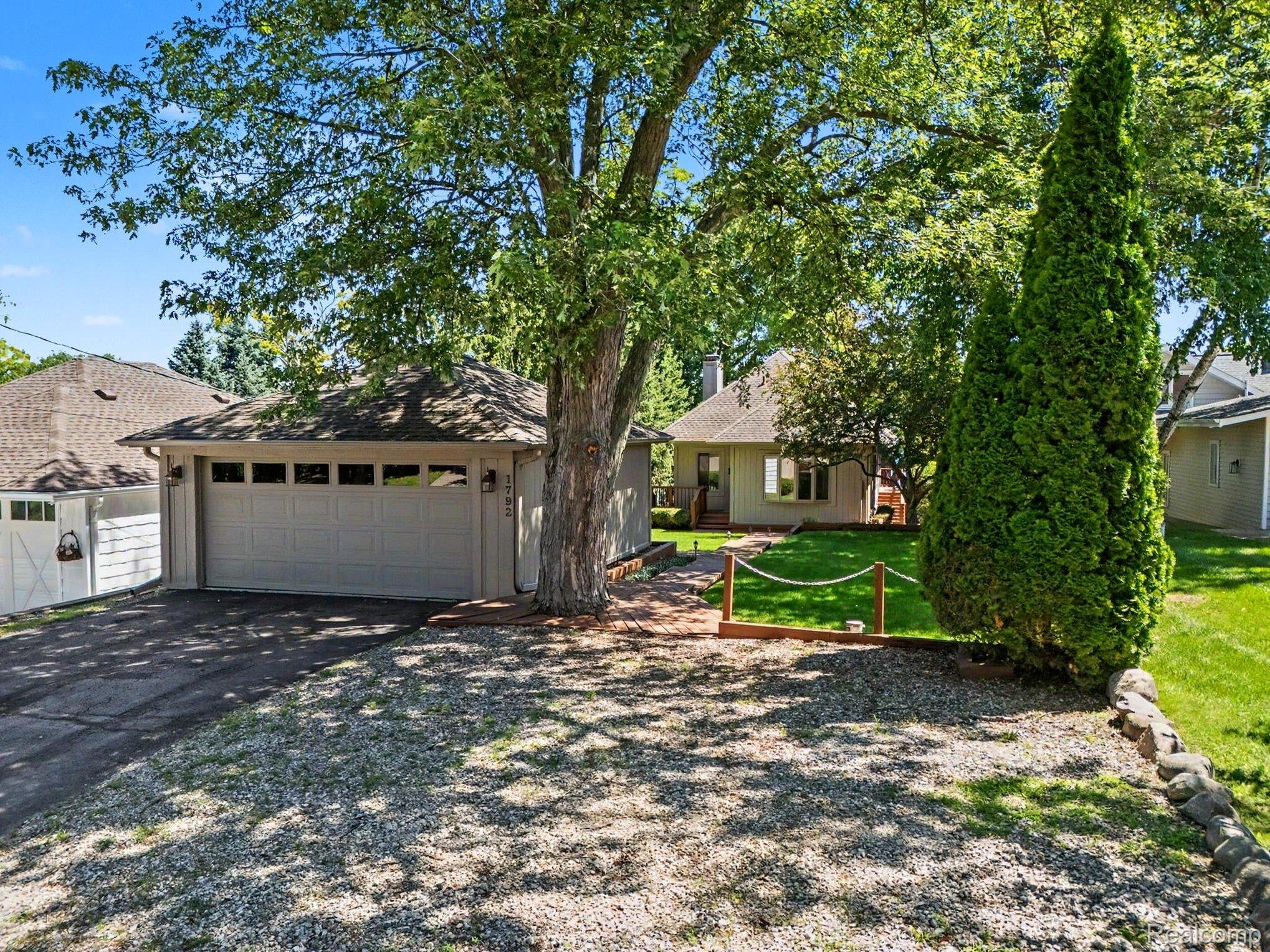 1792 Lockwood Property Photo 19