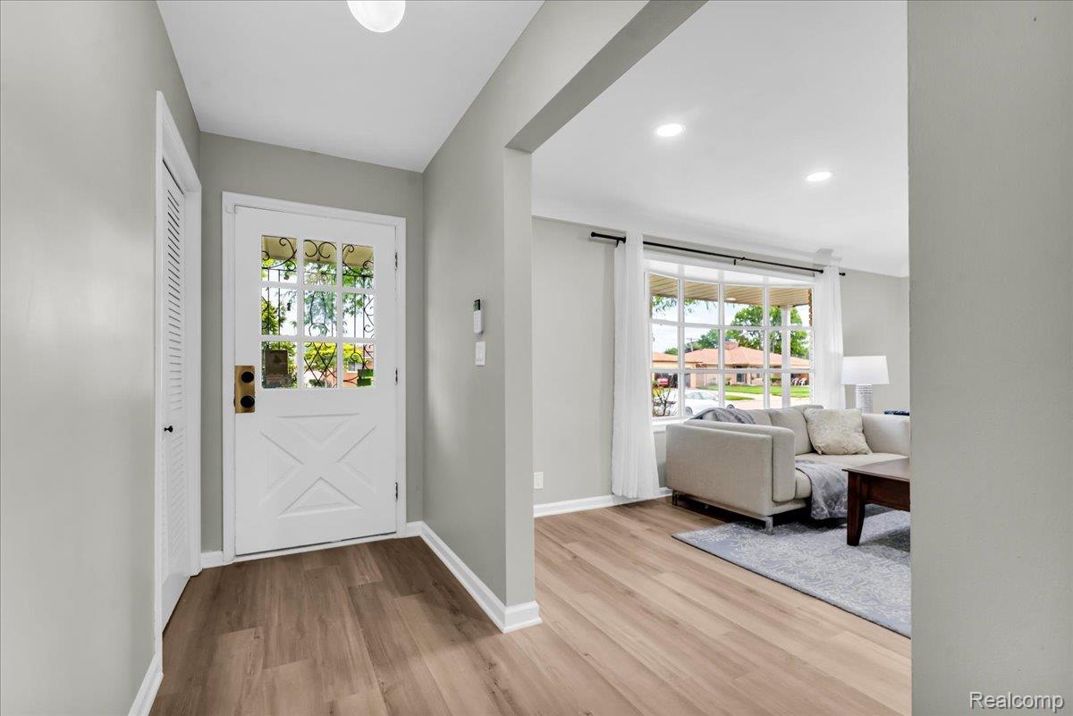 19039 Elsmere Avenue Property Photo 4