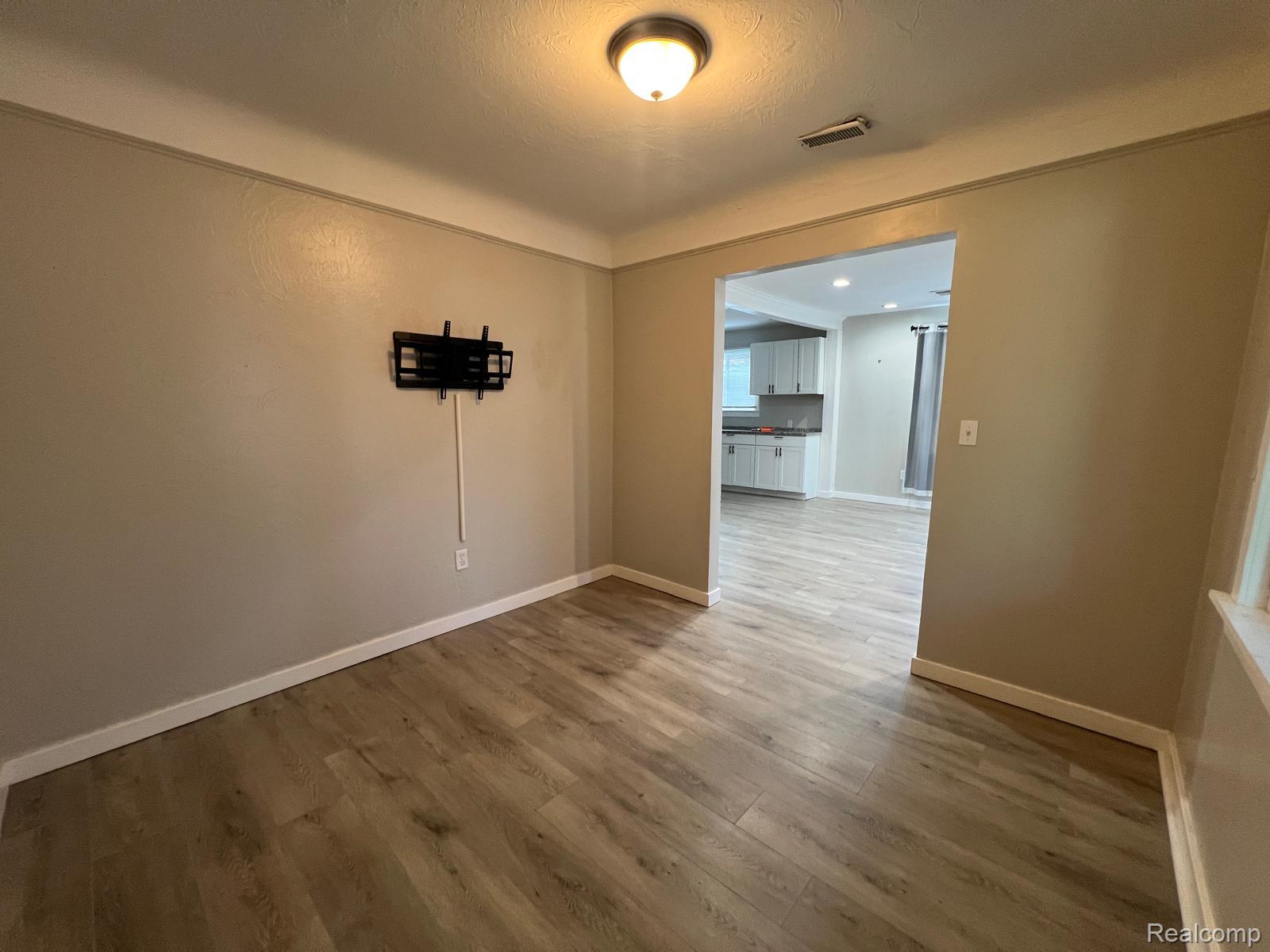5694 Robindale Avenue Property Photo 8