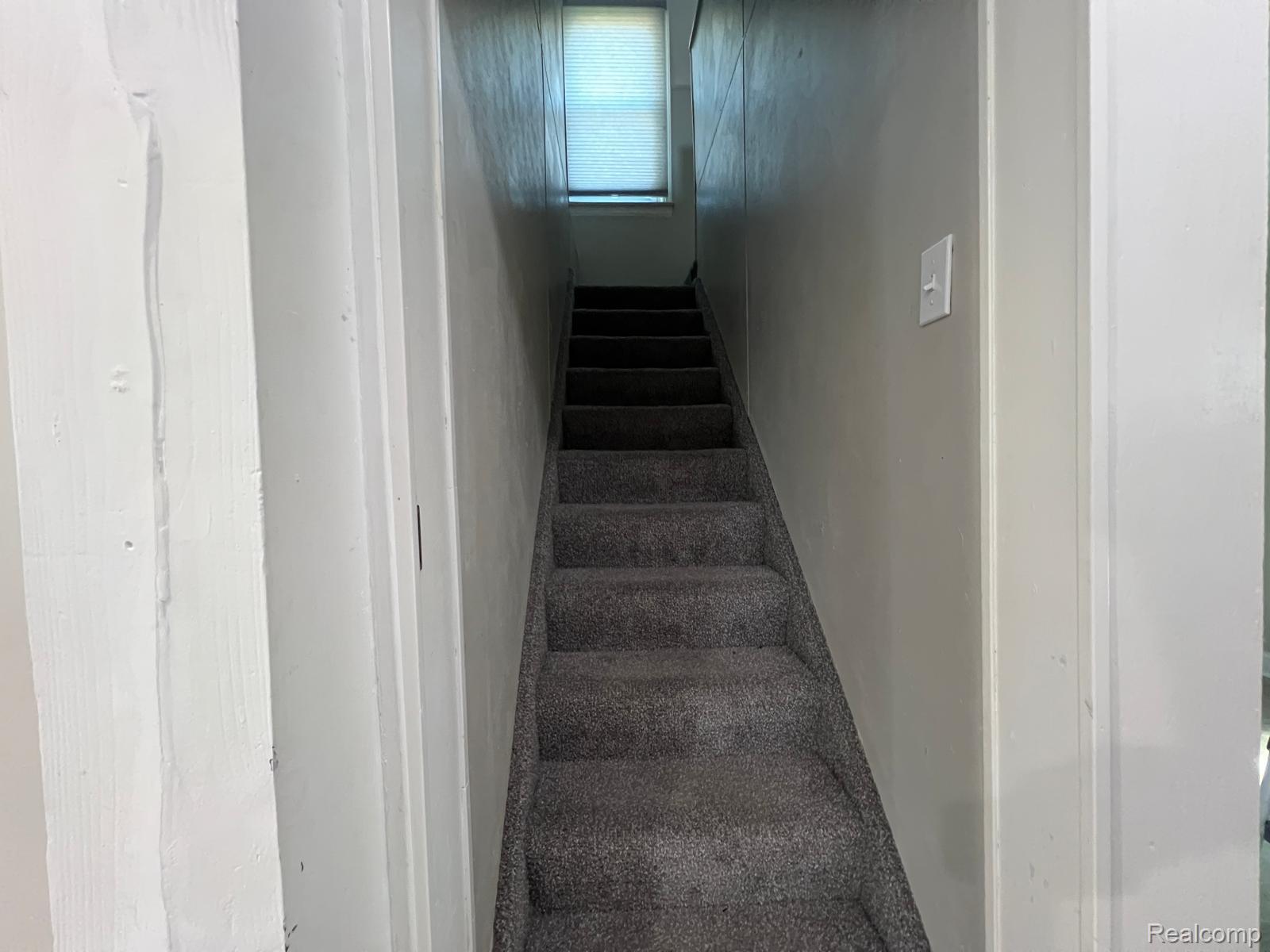 5694 Robindale Avenue Property Photo 11