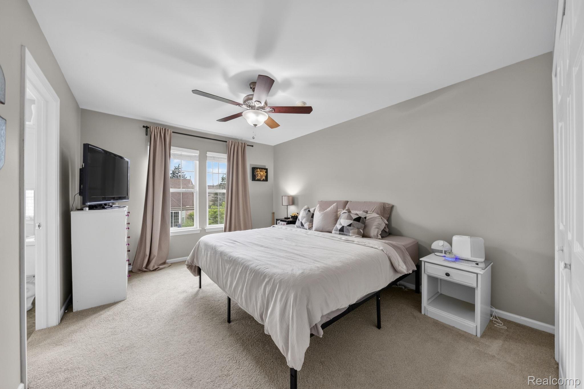 4554 Hunters Circle Property Photo 17