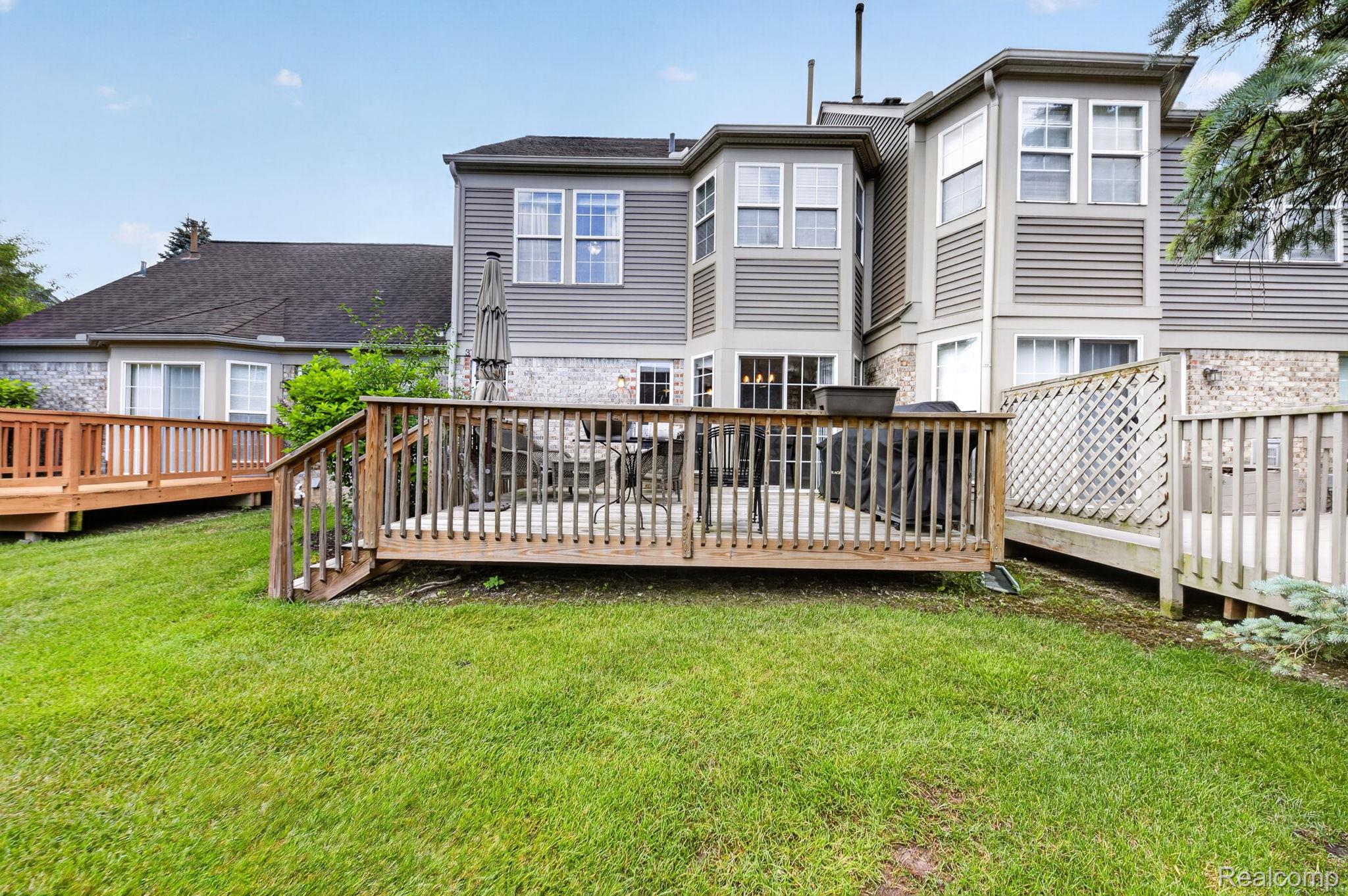 4554 Hunters Circle Property Photo 32