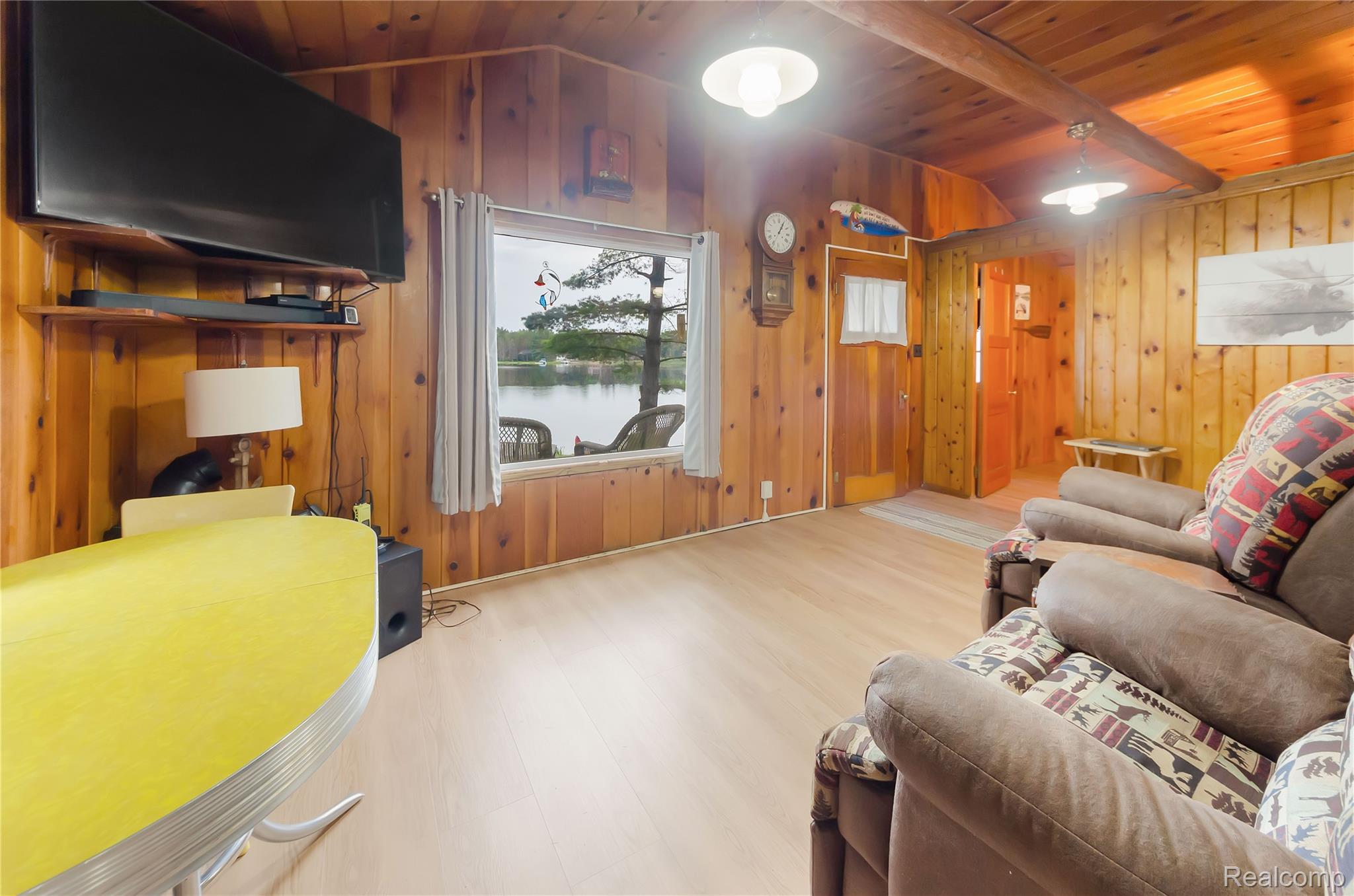 8272 Paradise Drive Property Photo 11